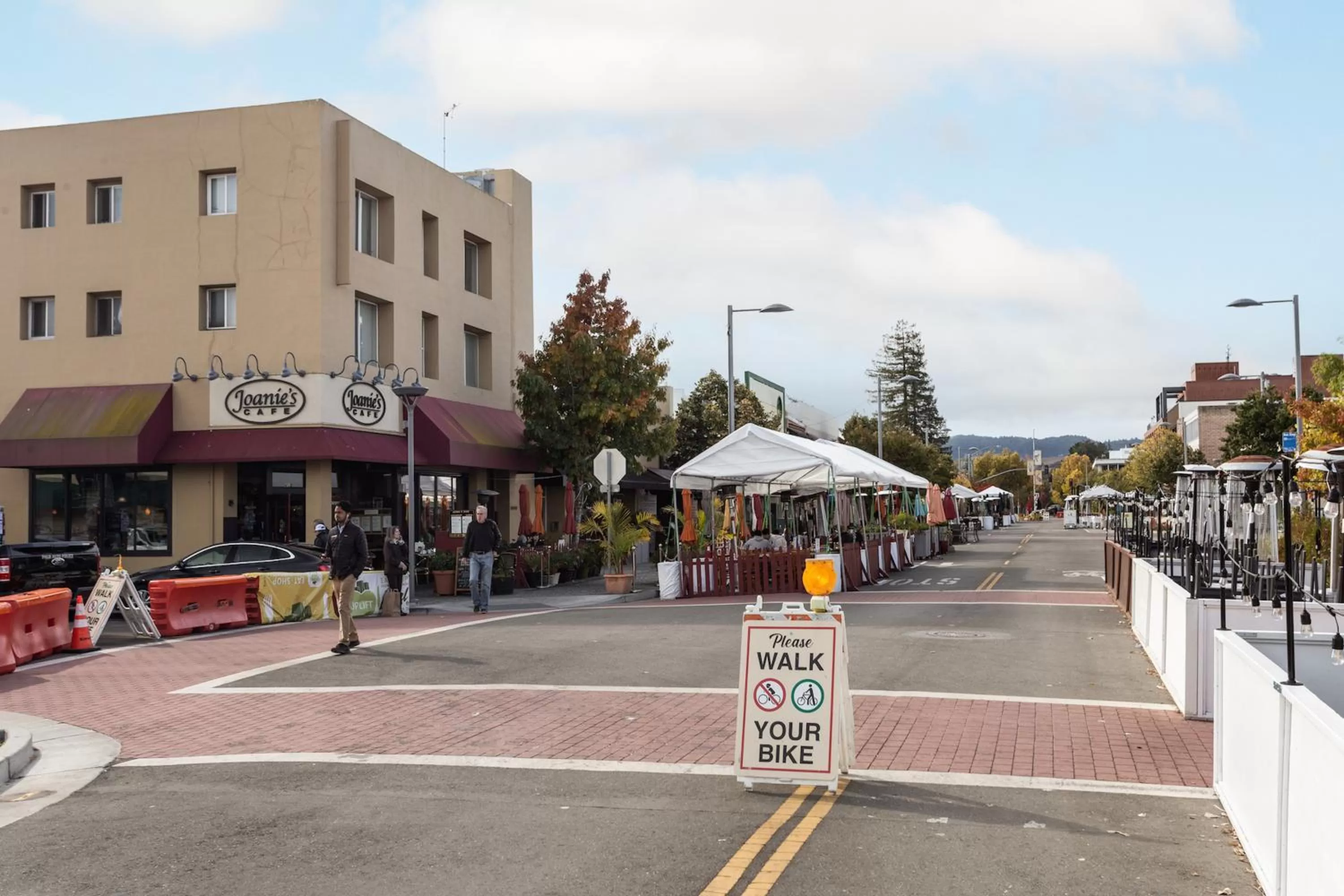 Neighbourhood, Property Building in Kasa Palo Alto