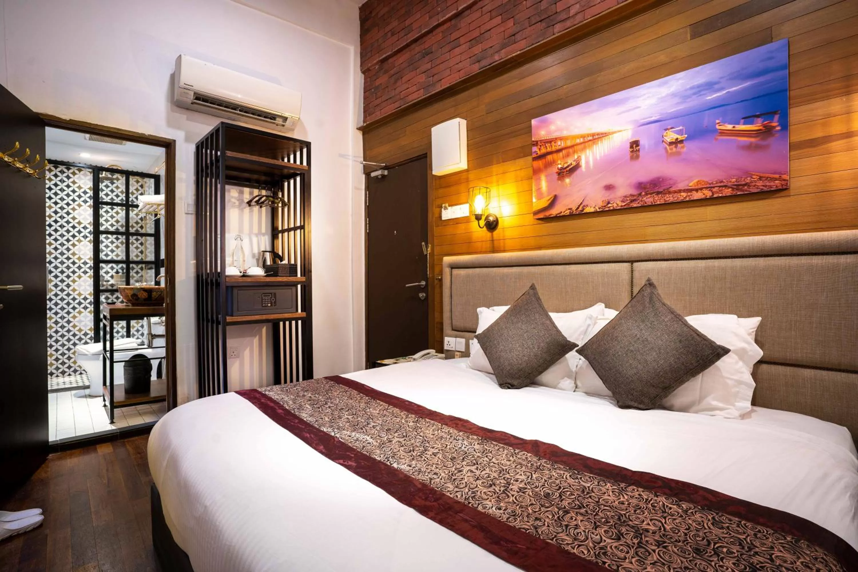 Photo of the whole room, Bed in RARE Heritage House