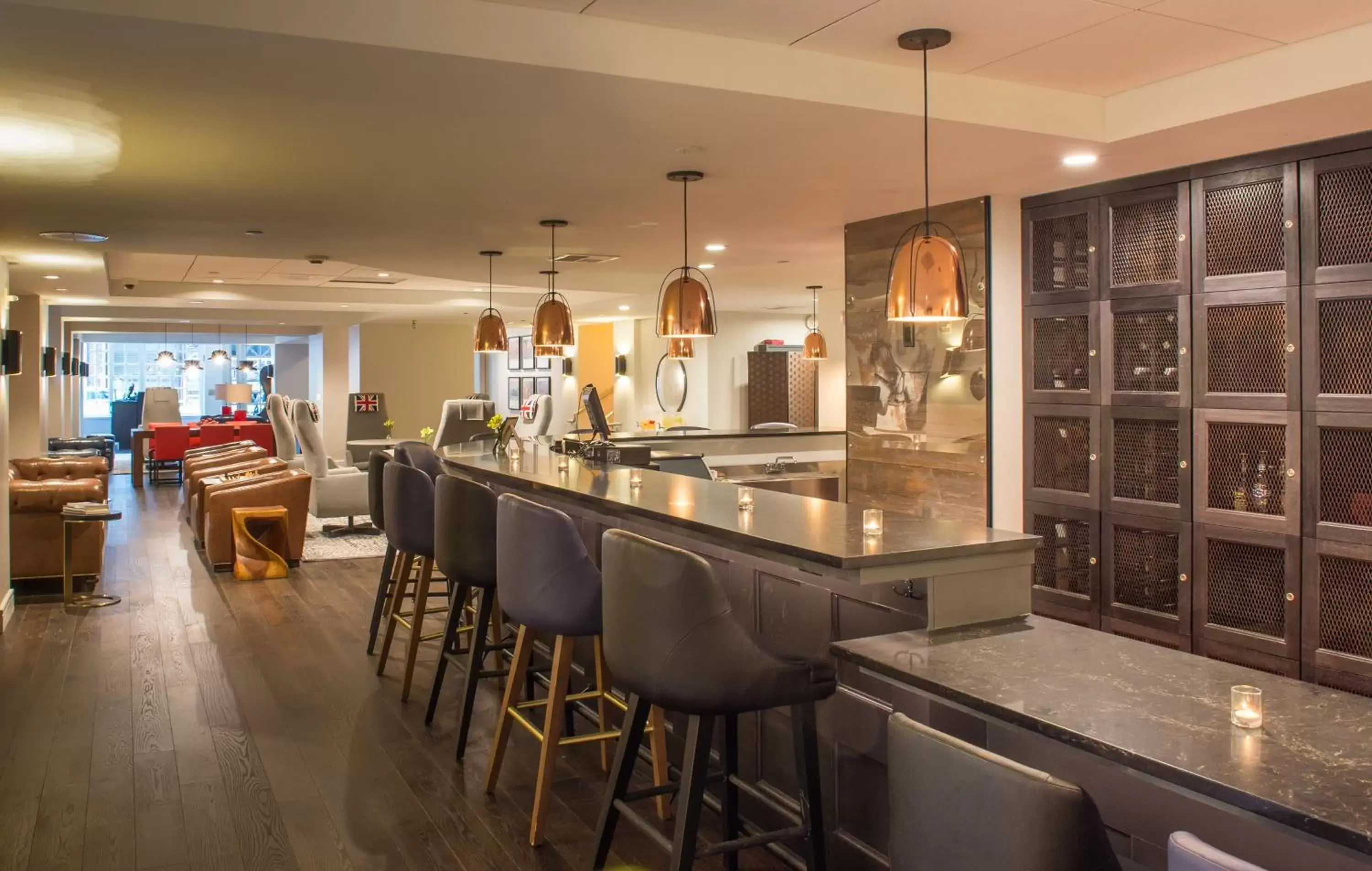 Lounge or bar in King George Lounge or bar in King George