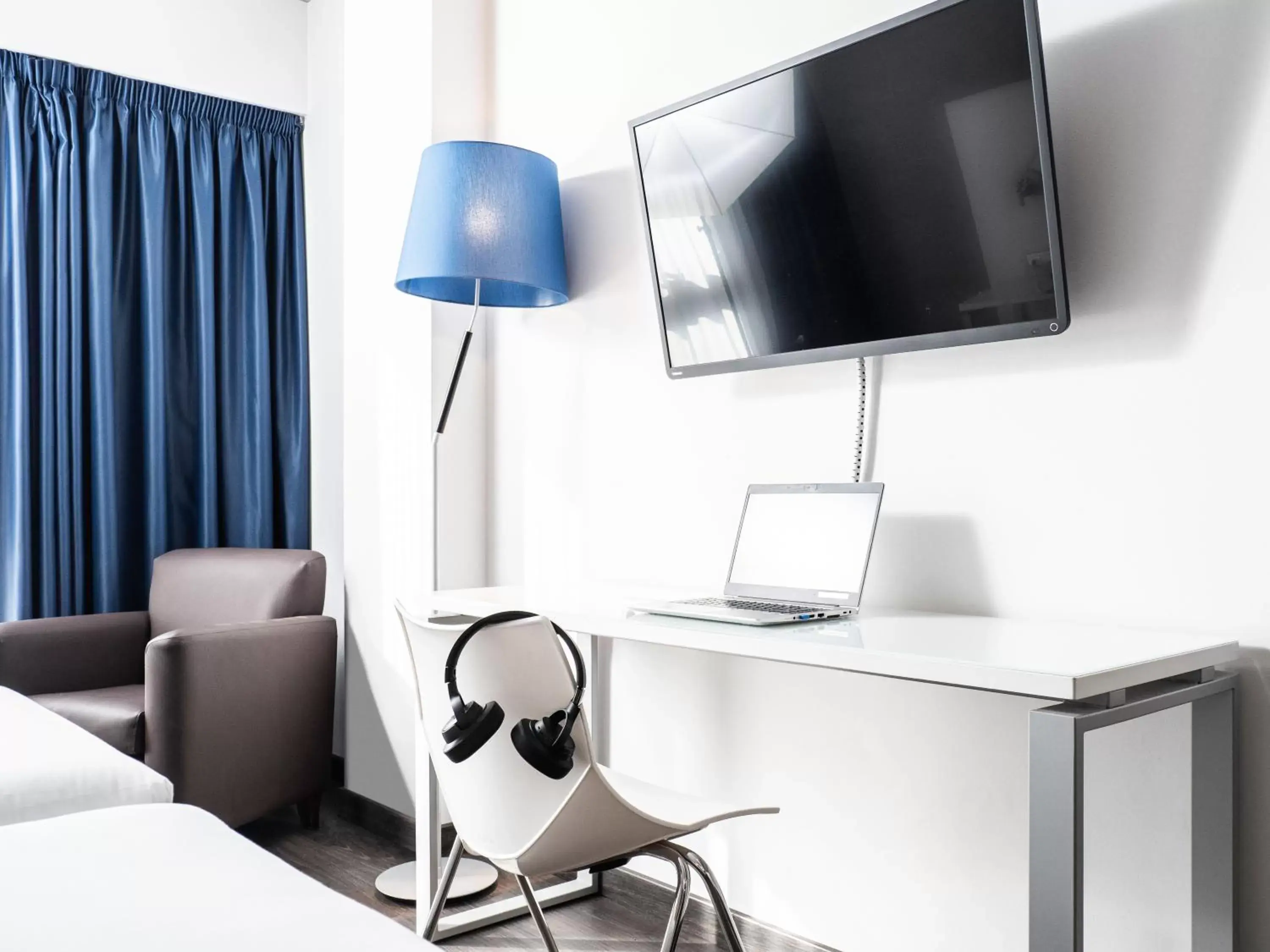 Other, TV/Entertainment Center in Ibis Styles A Coruna