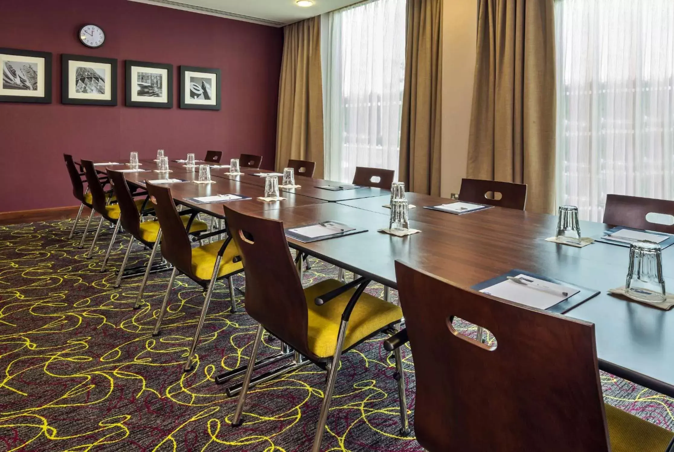 Meeting/conference room in Hampton by Hilton Luton Airport