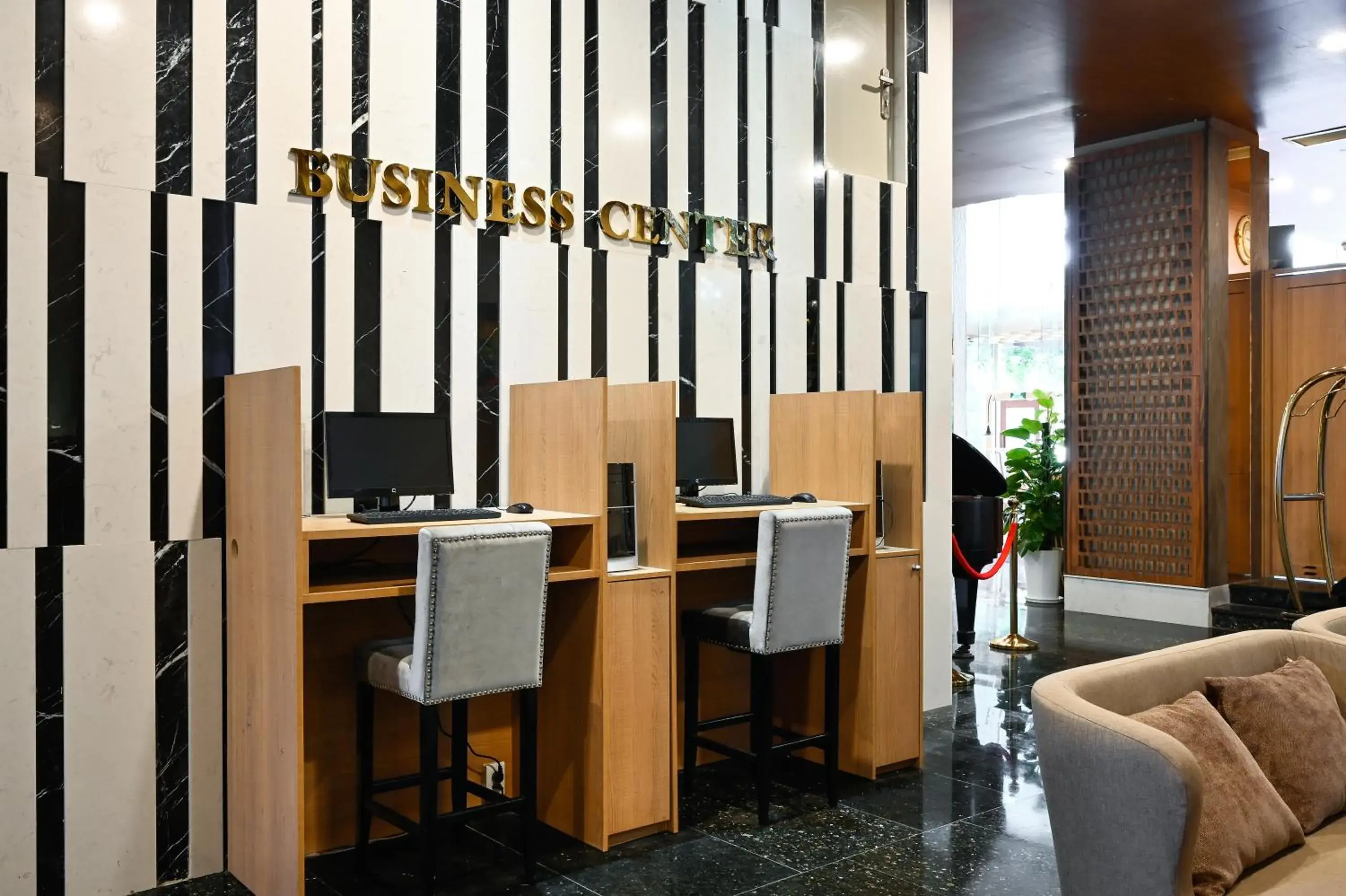 Business facilities in Muong Thanh Grand Saigon Centre Hotel