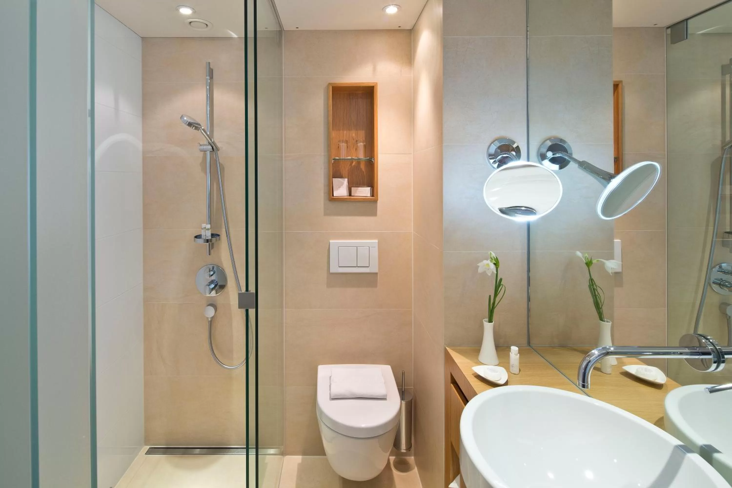 Shower in Hotel Maximilian - Stadthaus Penz