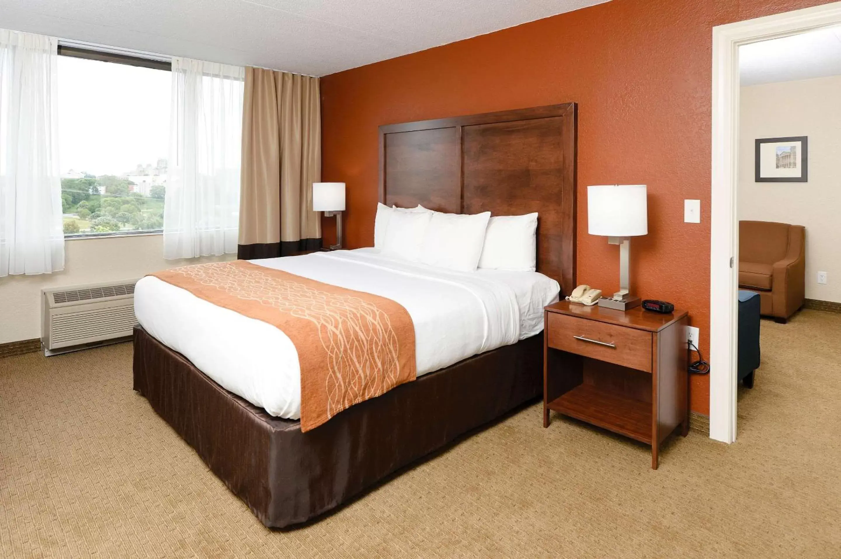 Photo of the whole room, Bed in Comfort Inn & Suites Event Center