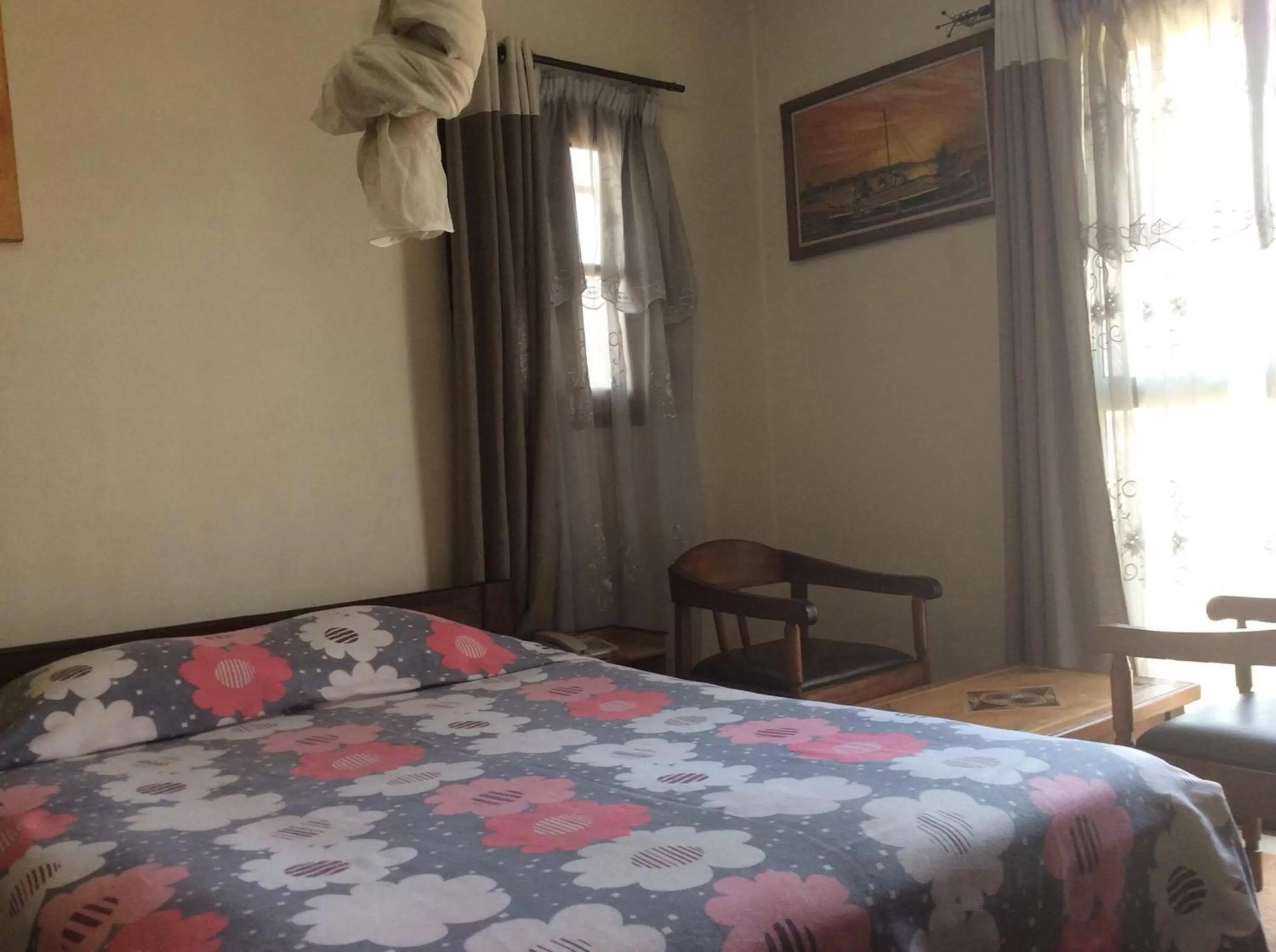 Shower, Bed in TANA-JACARANDA