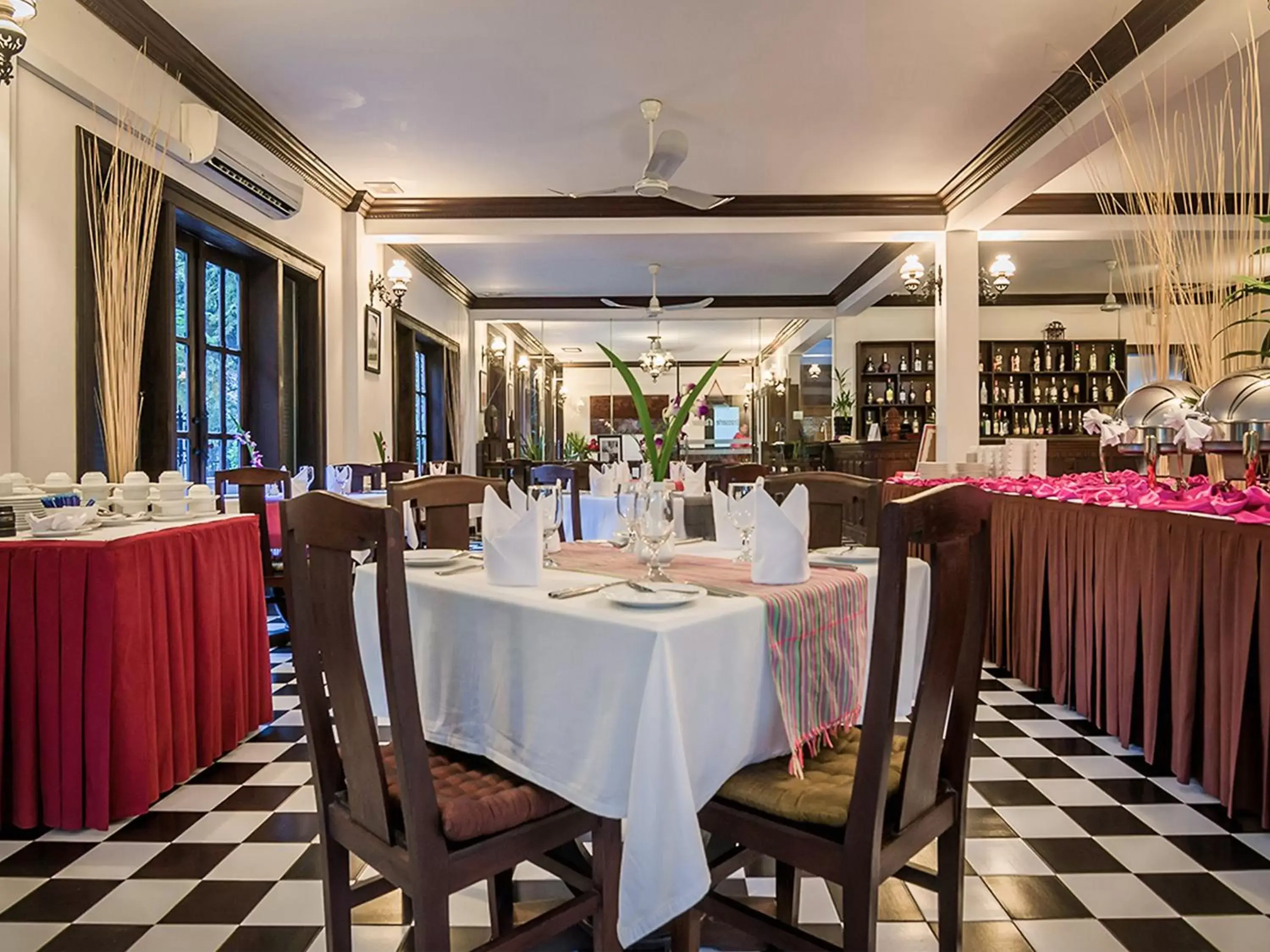 Restaurant/Places to Eat in Chateau d'Angkor La Residence