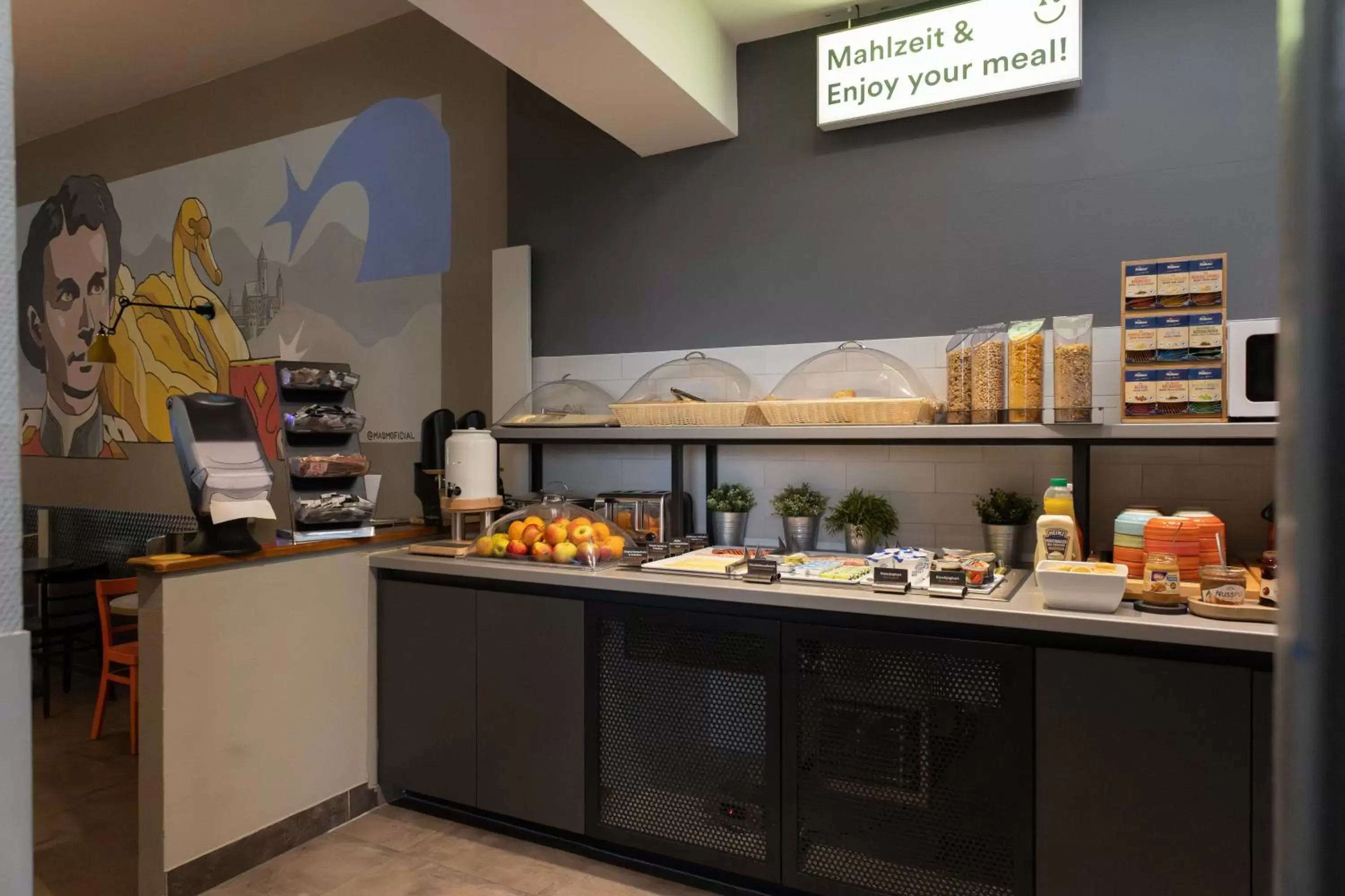 Buffet breakfast in a&o München Hauptbahnhof Buffet breakfast in a&o München Hauptbahnhof
