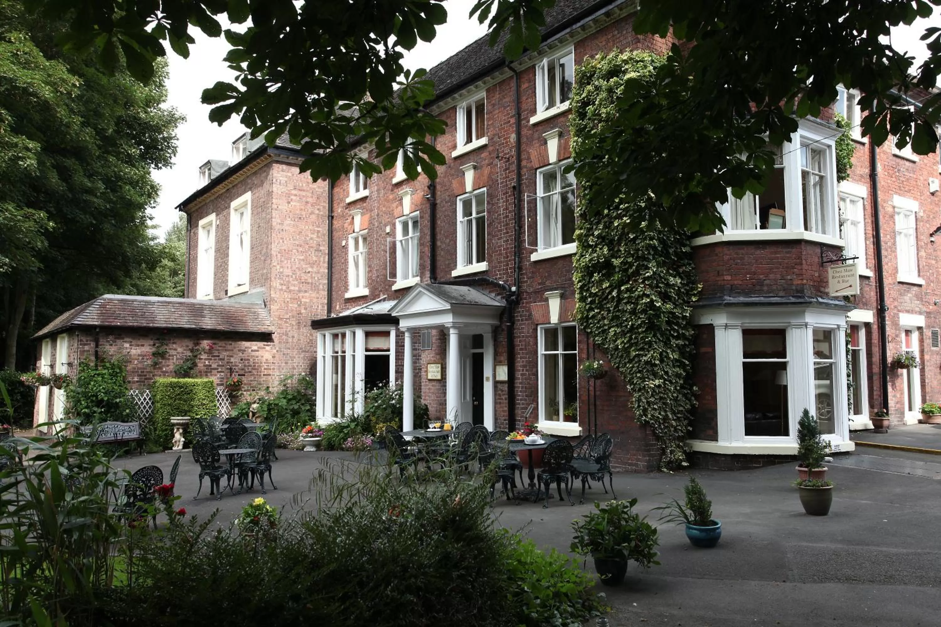 Property building in Best Western Valley Hotel