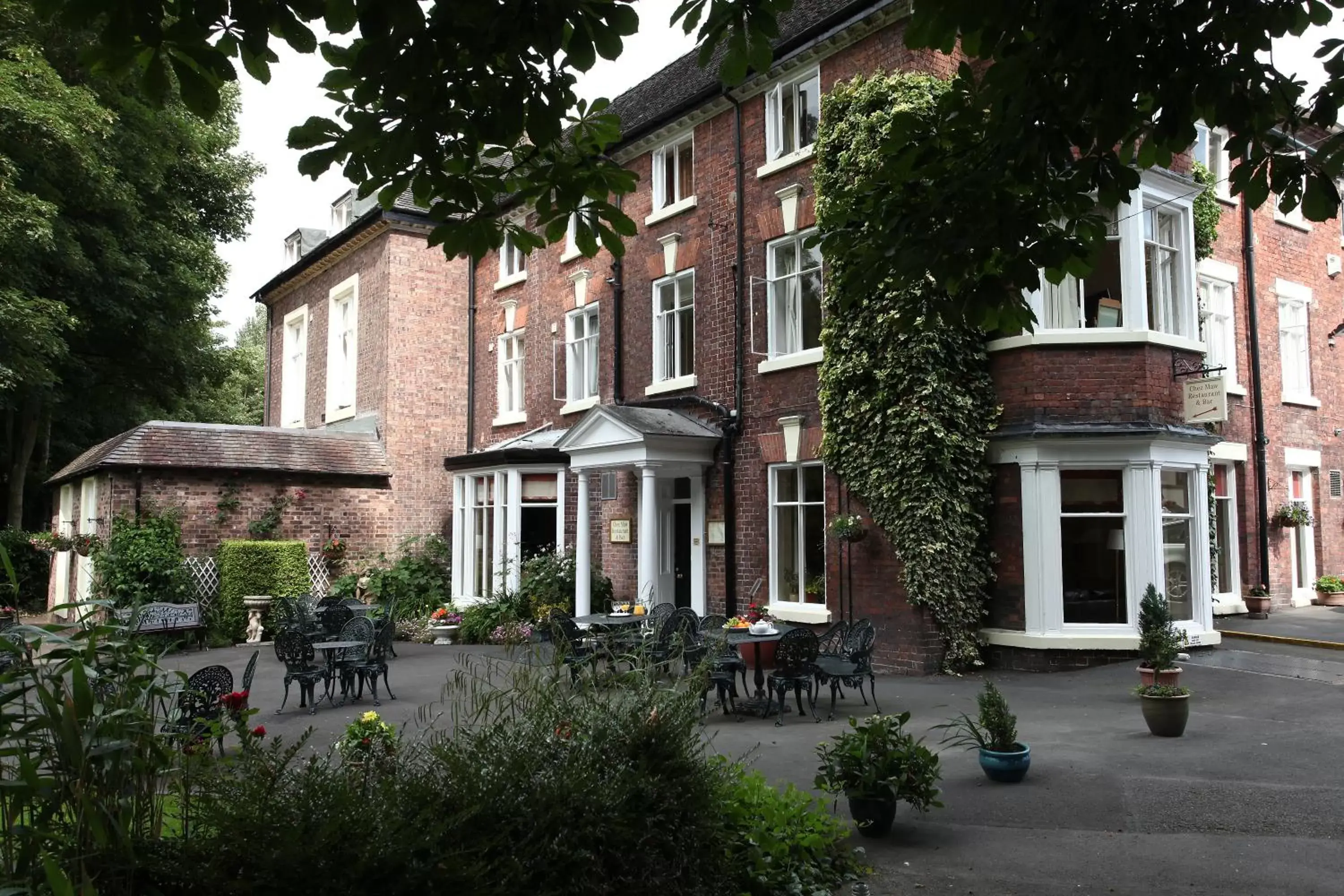 Property building in Best Western Valley Hotel Property building in Best Western Valley Hotel