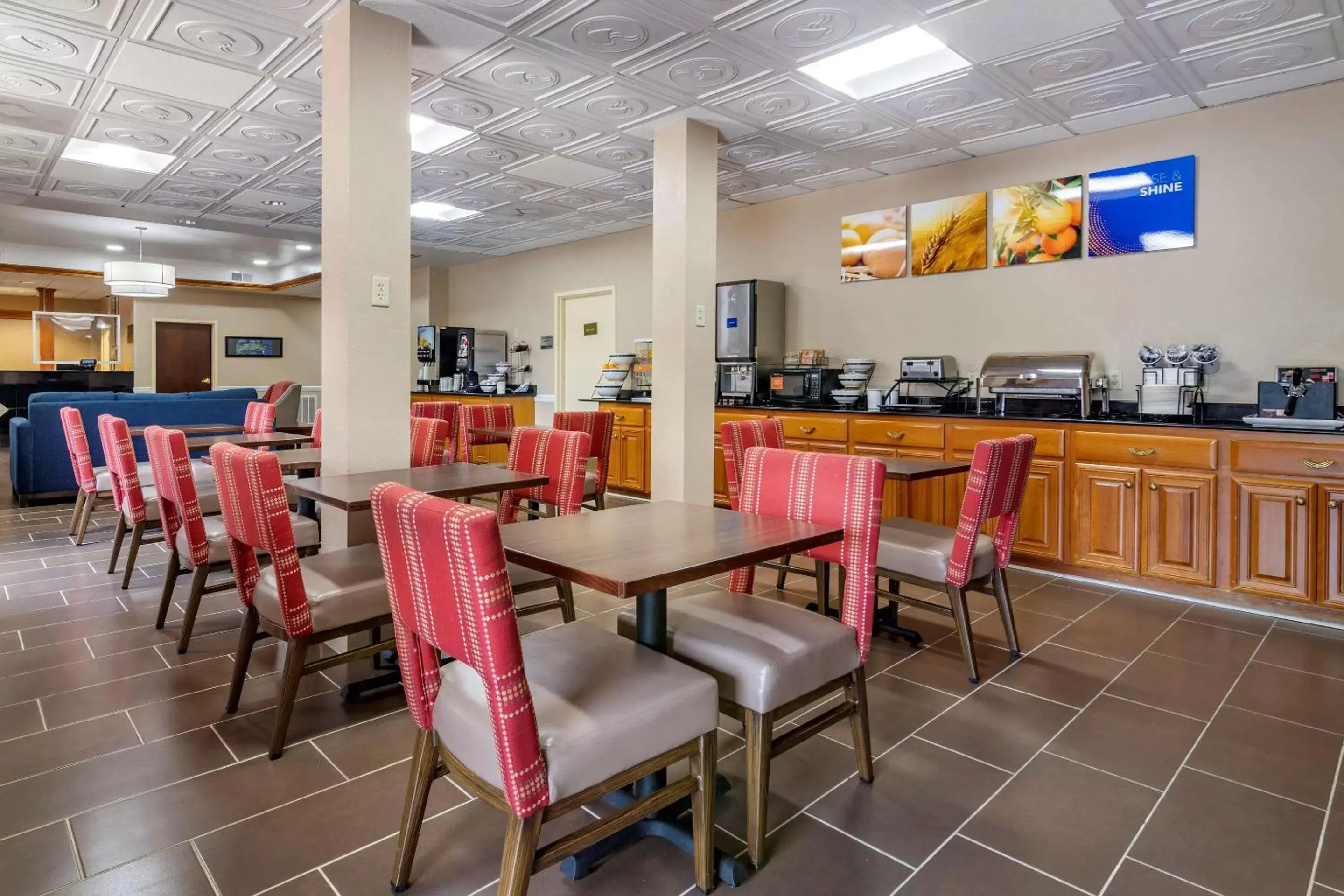 Restaurant/places to eat in Comfort Inn & Suites Statesboro - University Area Restaurant/places to eat in Comfort Inn & Suites Statesboro - University Area