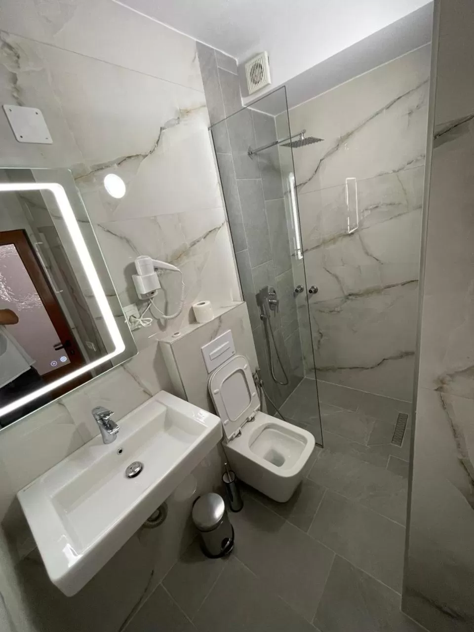 Shower in Hotel Belvedere