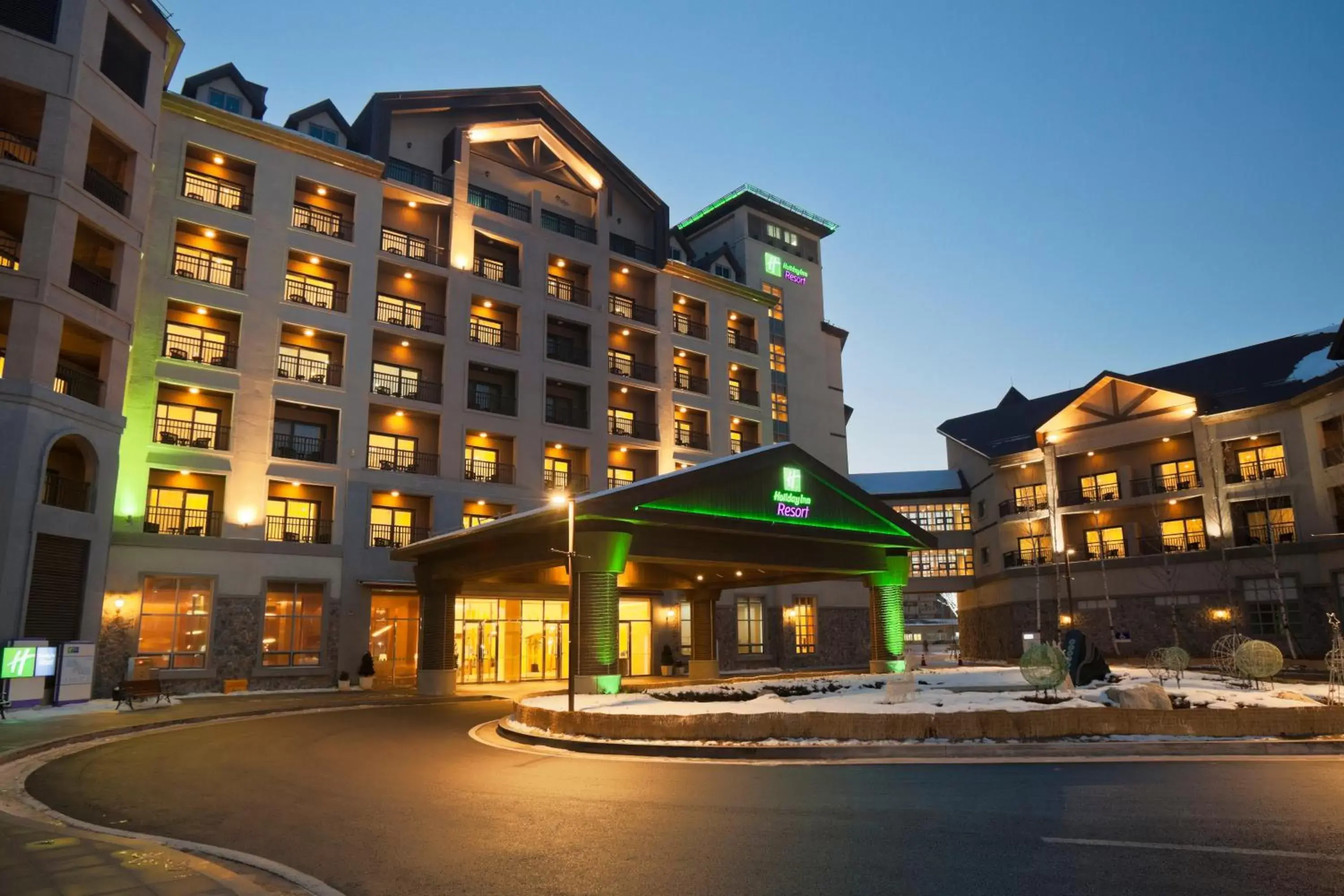 Property Building in Holiday Inn Resort Alpensia Pyeongchang, an IHG Hotel