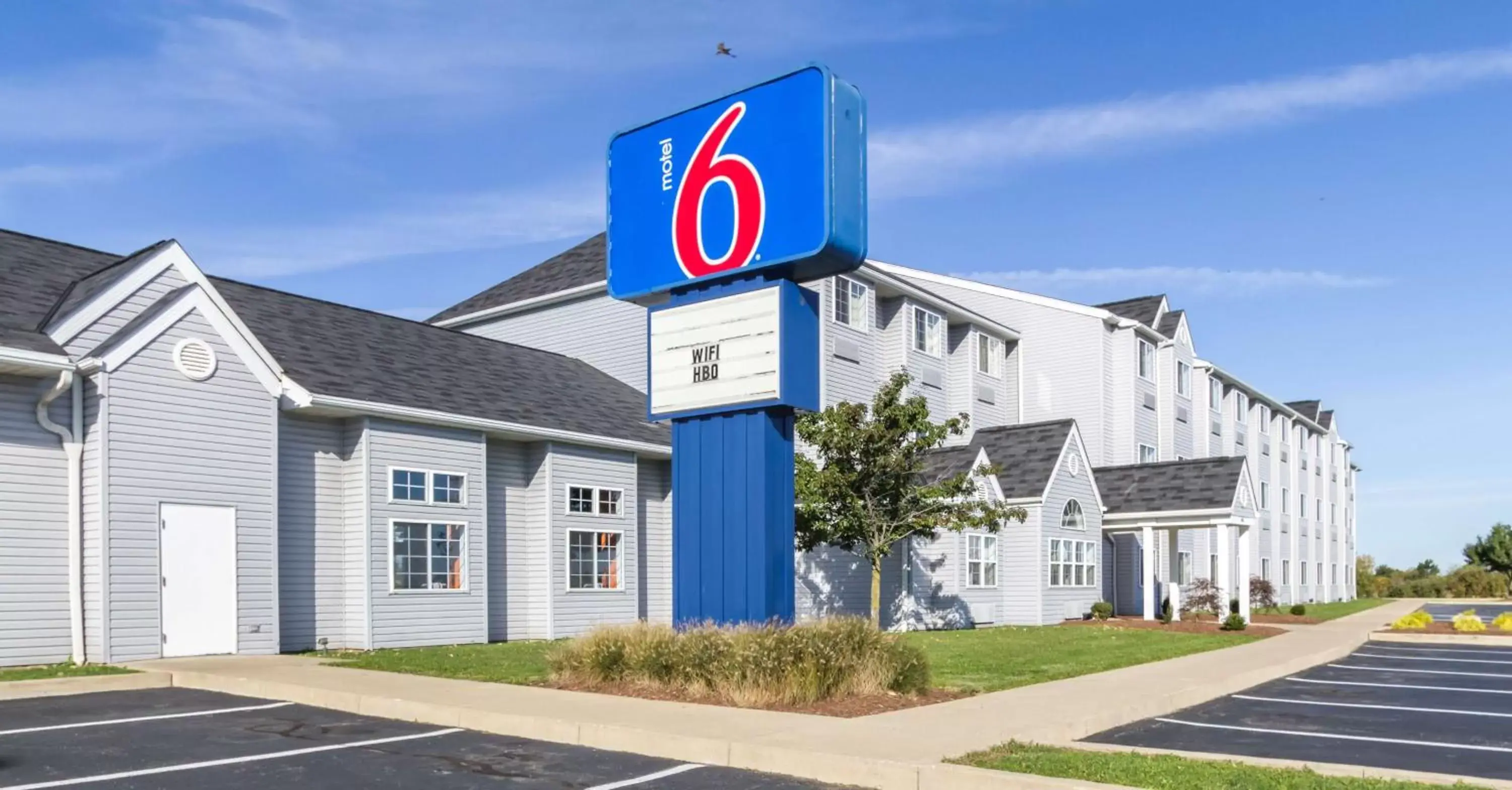Property building in Motel 6-Huron, OH - Sandusky Property building in Motel 6-Huron, OH - Sandusky