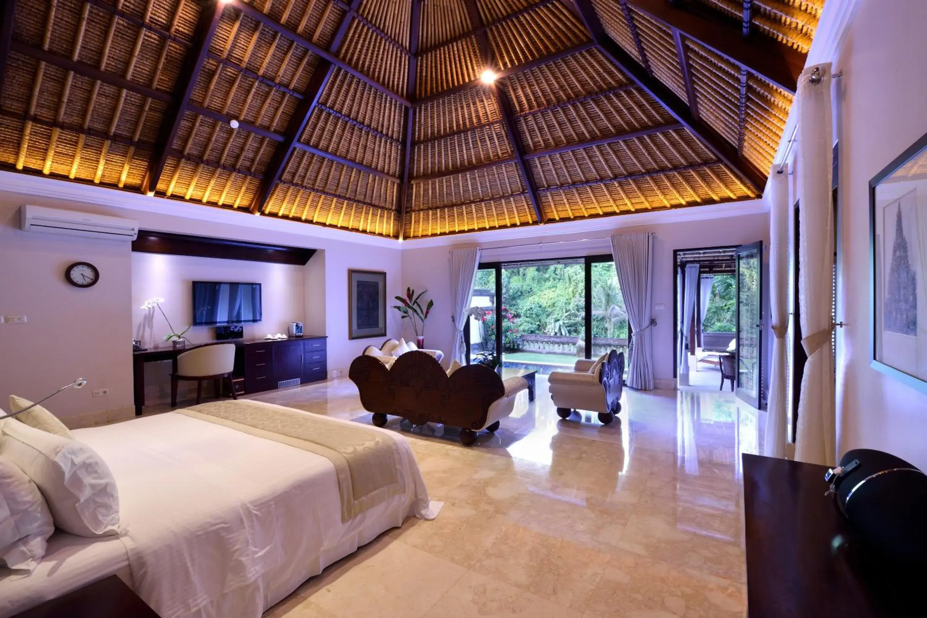 Photo of the whole room in Viceroy Bali