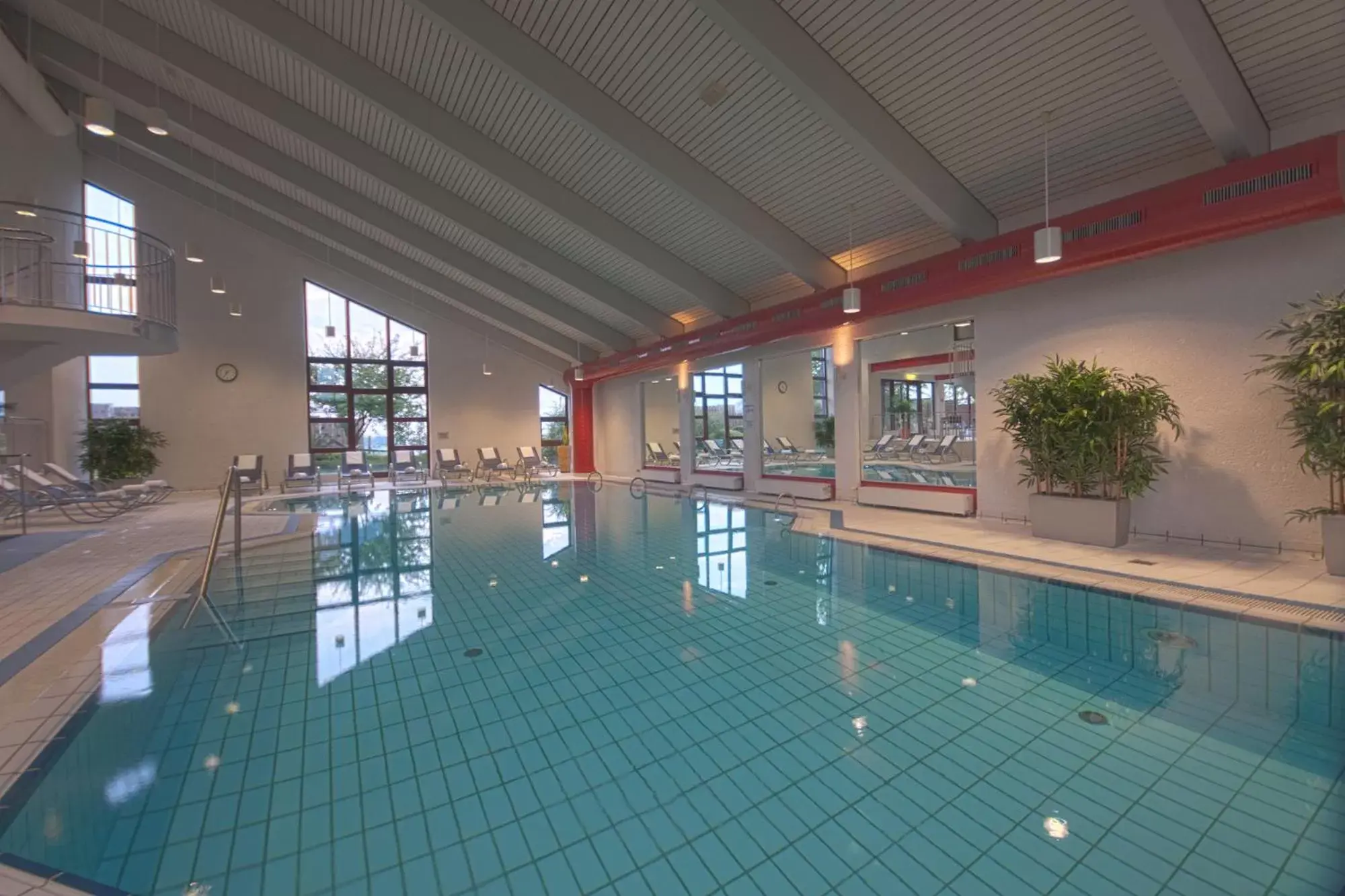 Swimming pool in Trans World Hotel Kranichhöhe