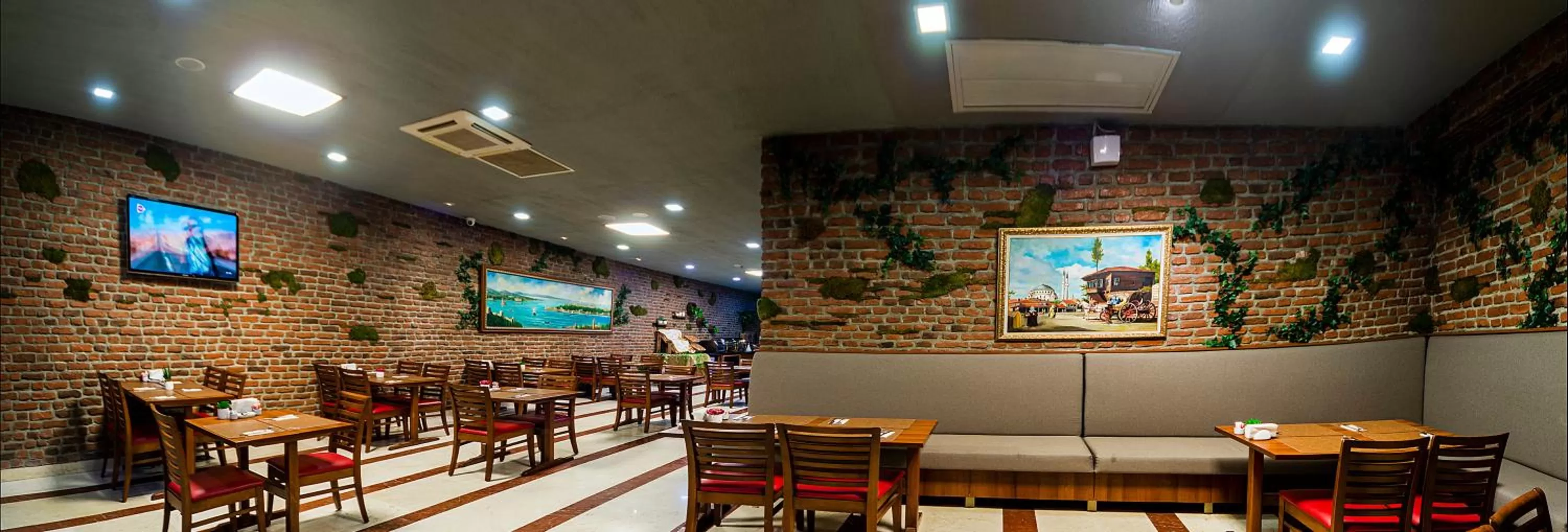 Restaurant/places to eat in Aprilis Hotel - Special Category