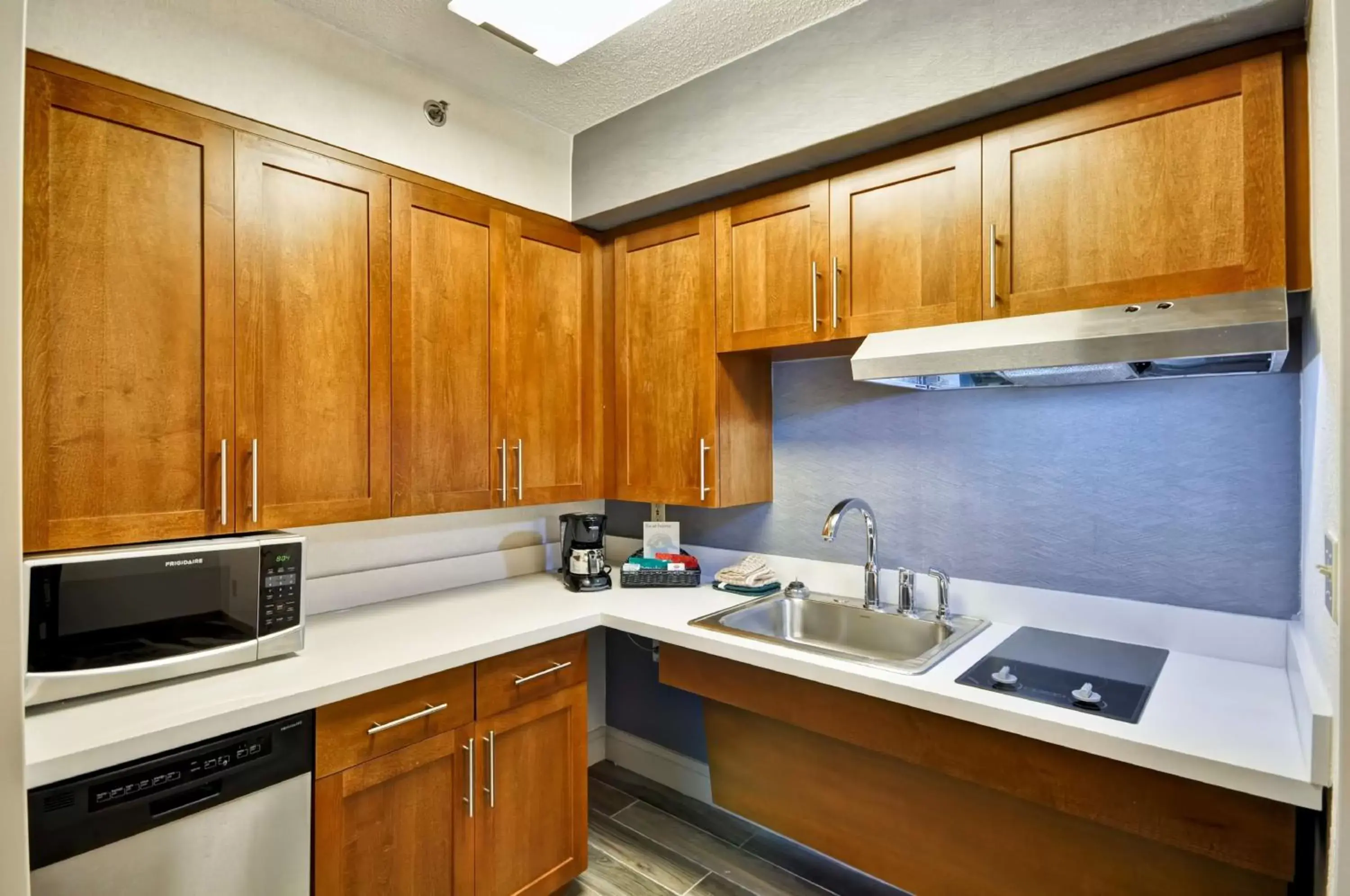 King Suite with Bath Tub/Hearing Accessible - Non- Smoking in Homewood Suites Memphis Germantown King Suite with Bath Tub/Hearing Accessible - Non- Smoking in Homewood Suites Memphis Germantown