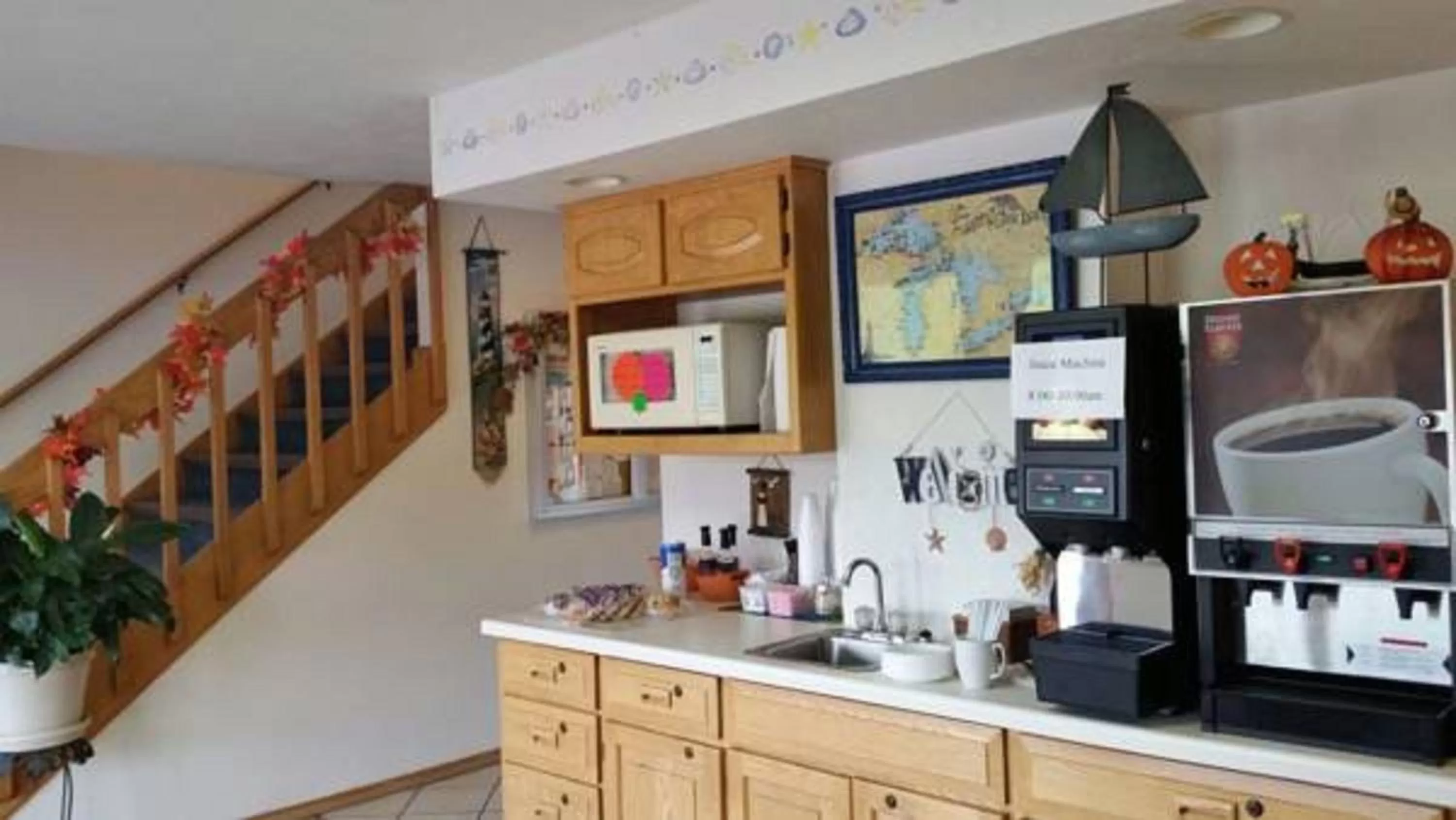 Lobby or reception in Algoma Beach Motel