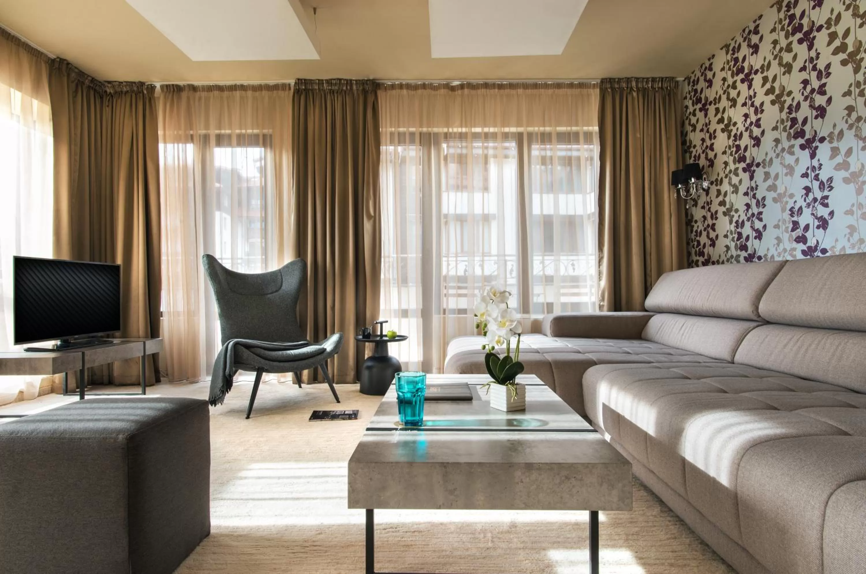 Seating area in Ores Boutique Hotel