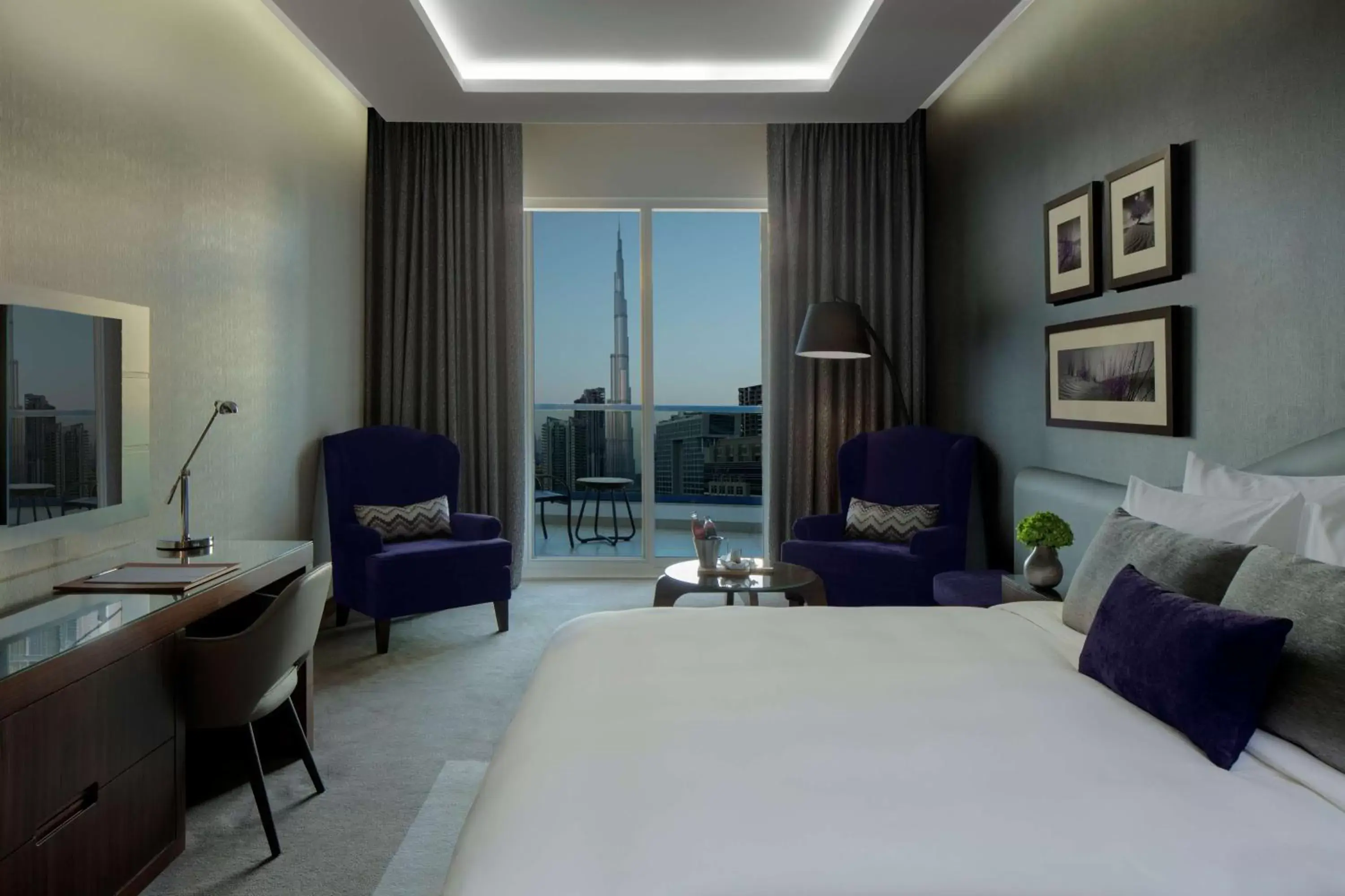 Bedroom in Radisson Blu Hotel, Dubai Waterfront