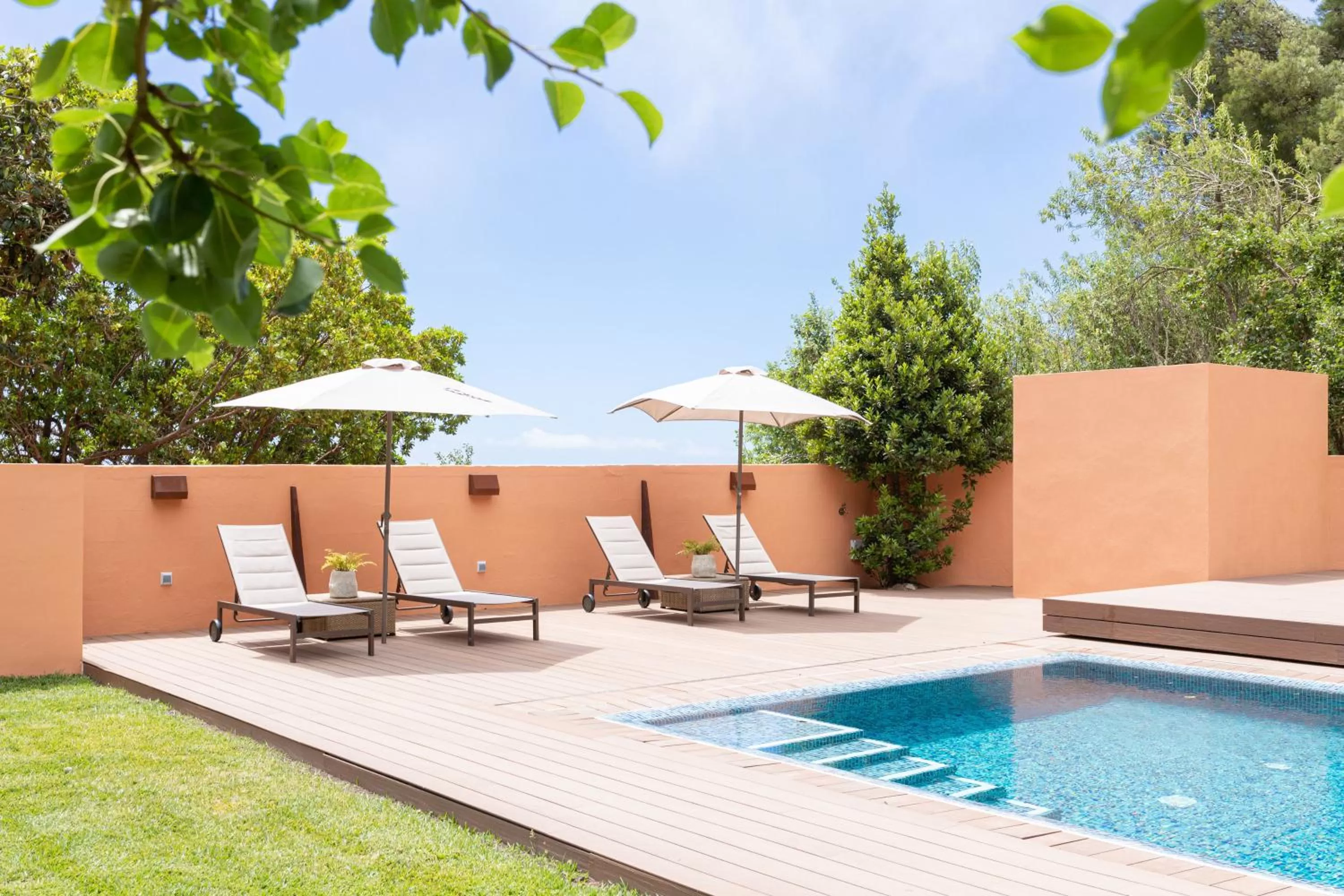 Swimming pool in Hotel Rural Ohana