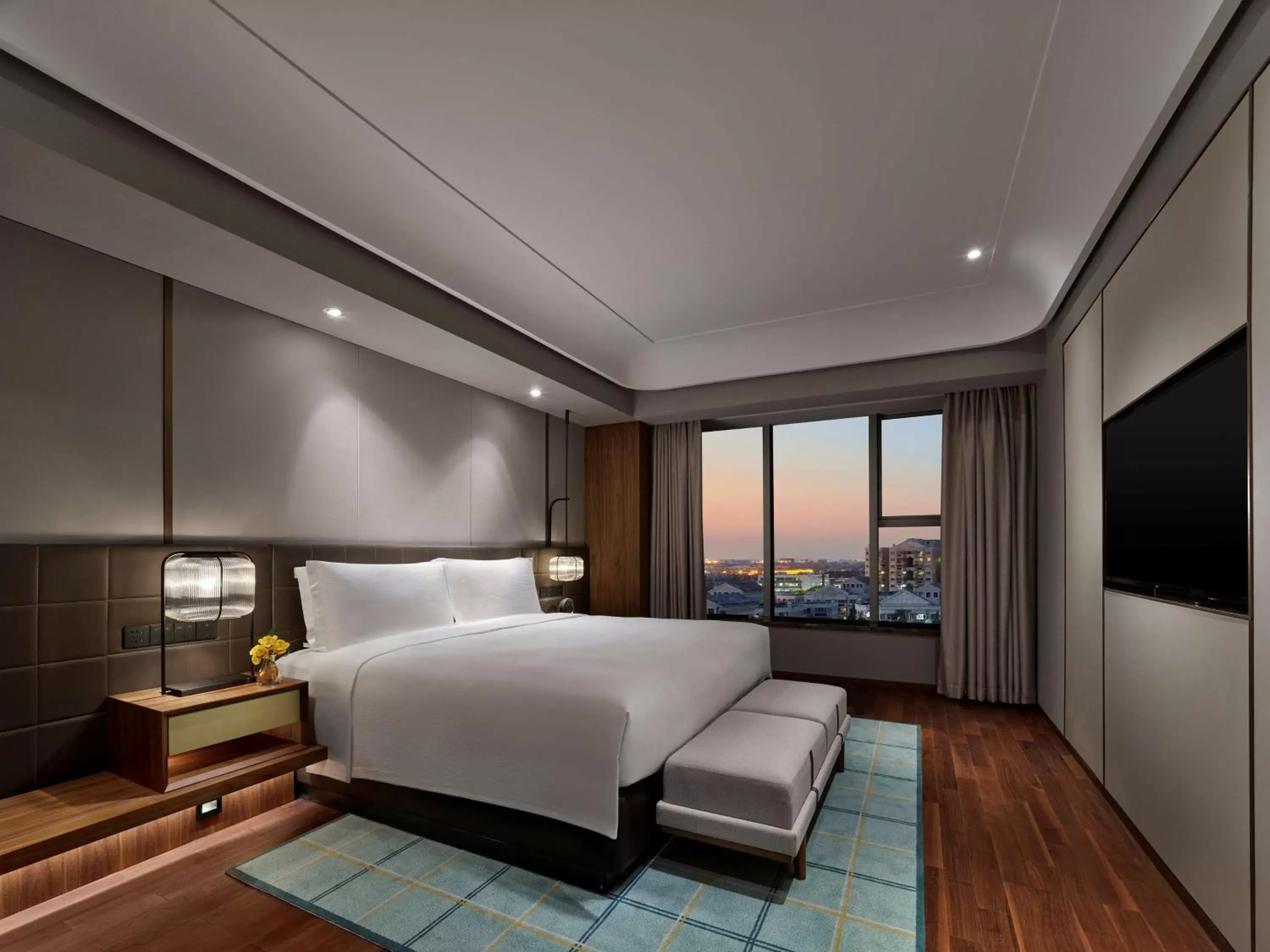 View (from property/room), Bed in Hilton Shanghai Hongqiao View (from property/room), Bed in Hilton Shanghai Hongqiao