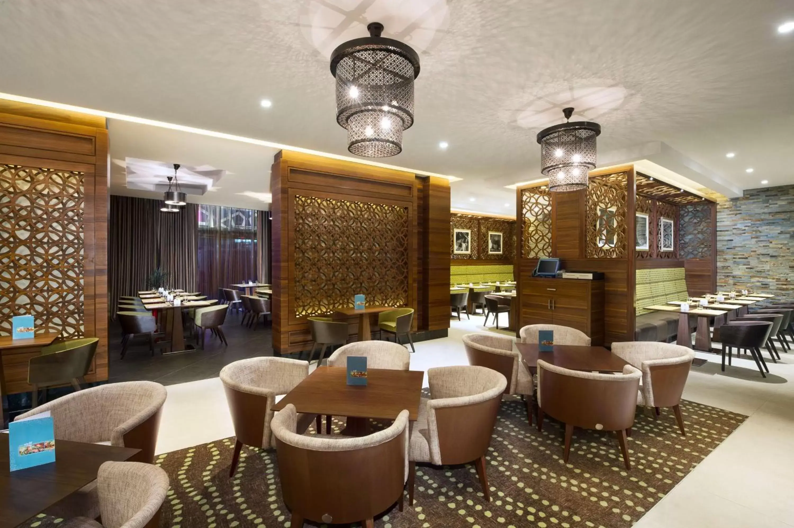 Lobby or reception, Lounge/Bar in Hilton Garden Inn Dubai Al Muraqabat - Deira