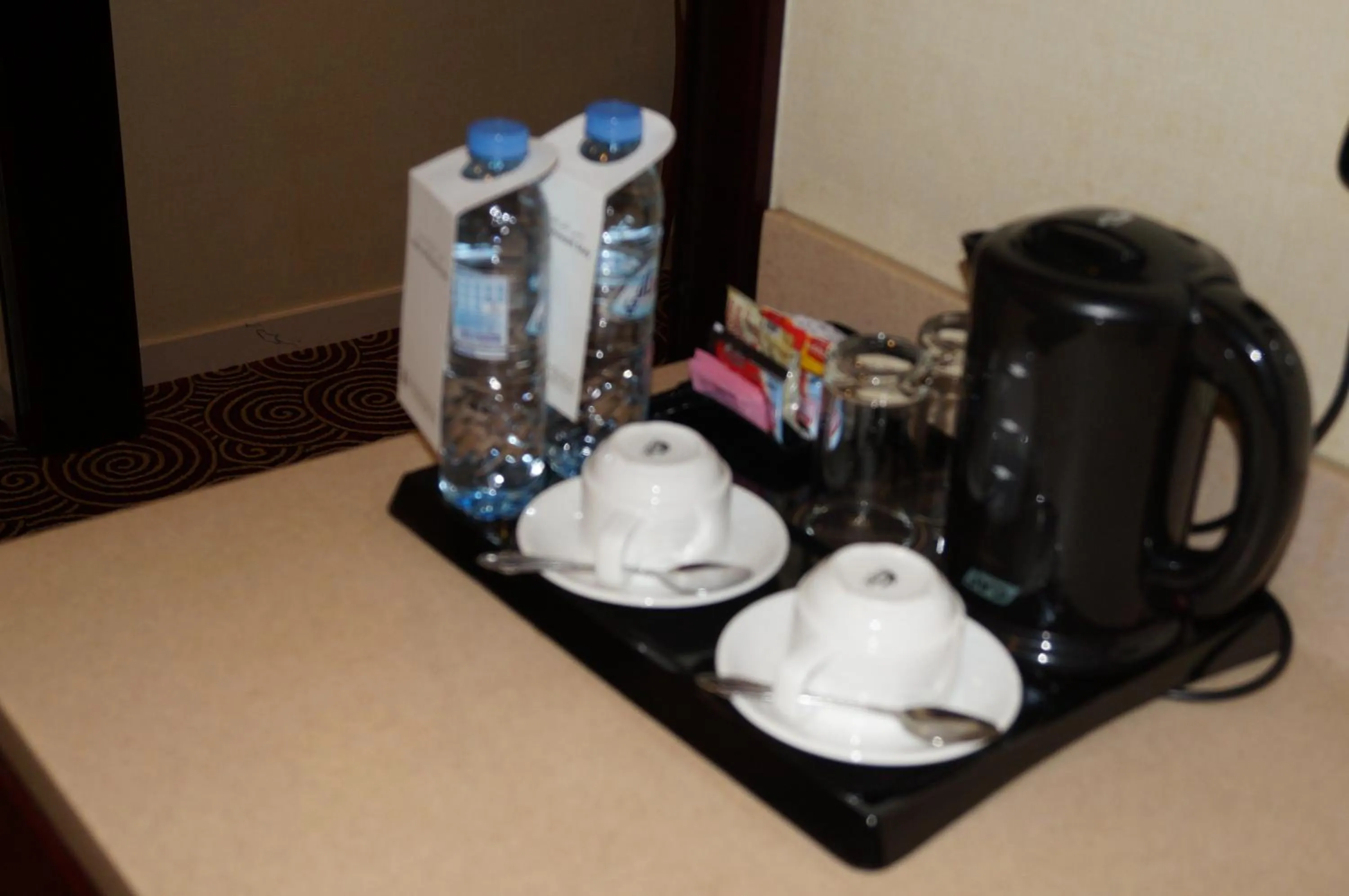 Coffee/tea facilities in Grand Central Hotel