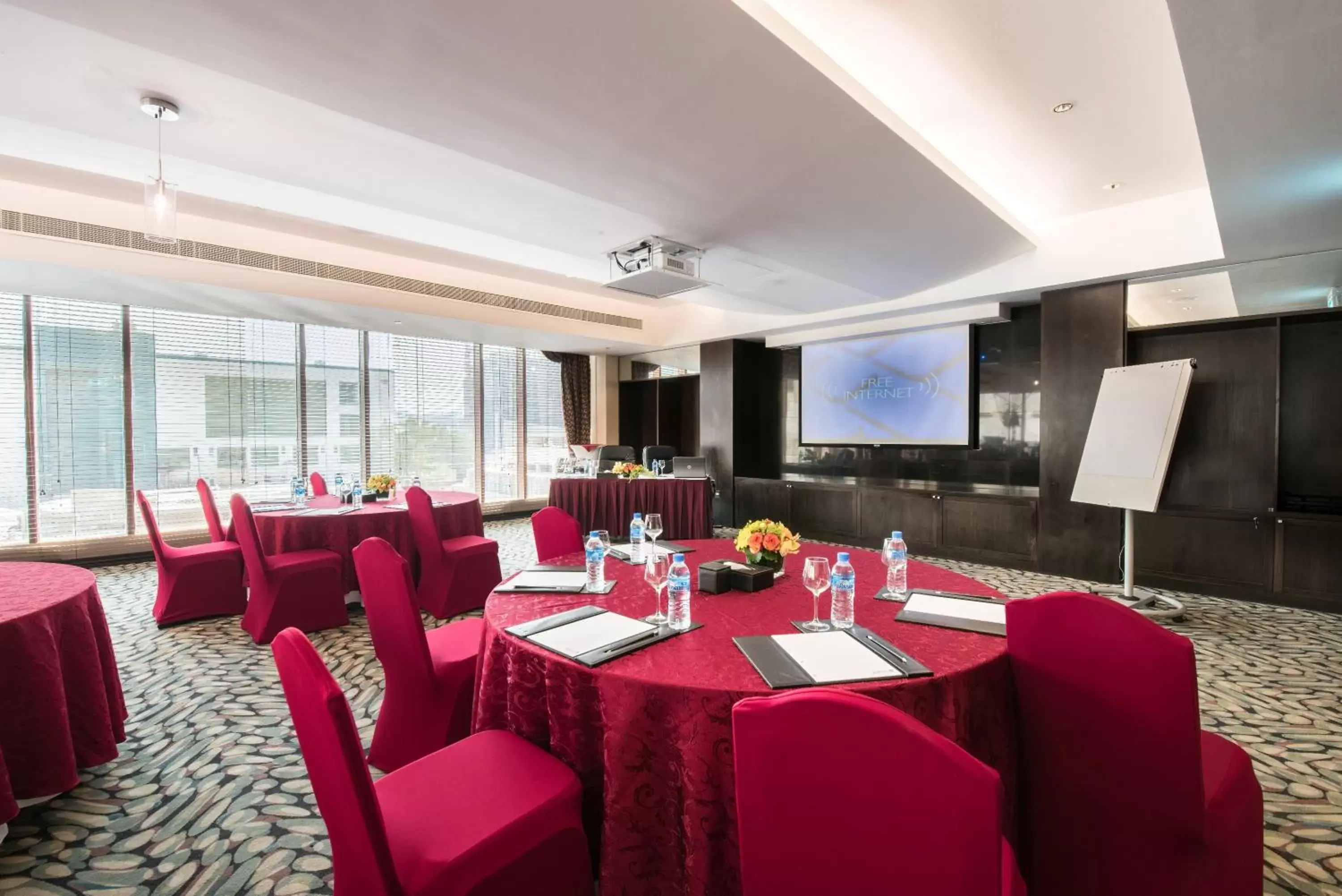 Business facilities in Radisson Blu Hotel, Doha