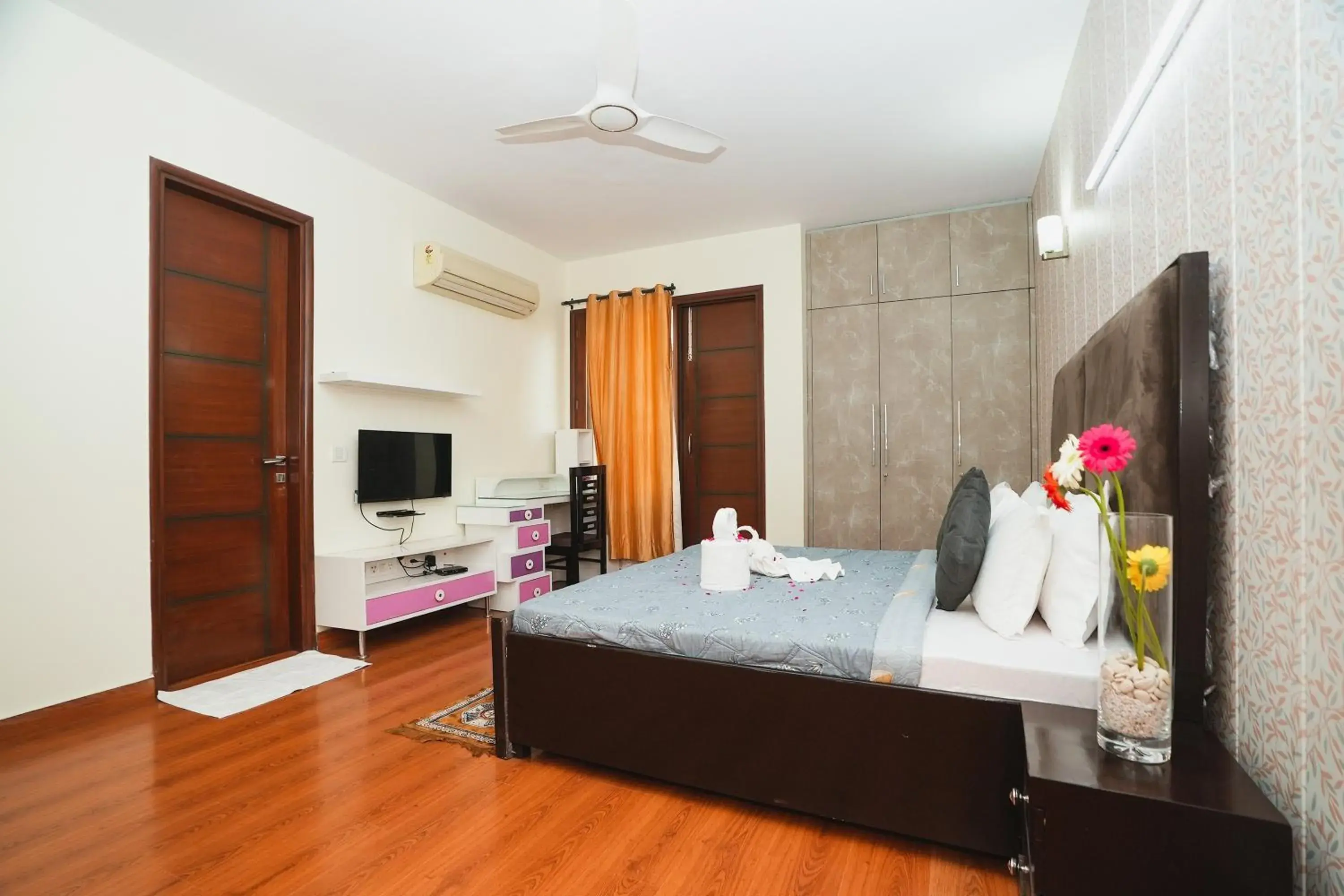 Bed in Mintstar Apartment and Suites, Chittaranjan Park