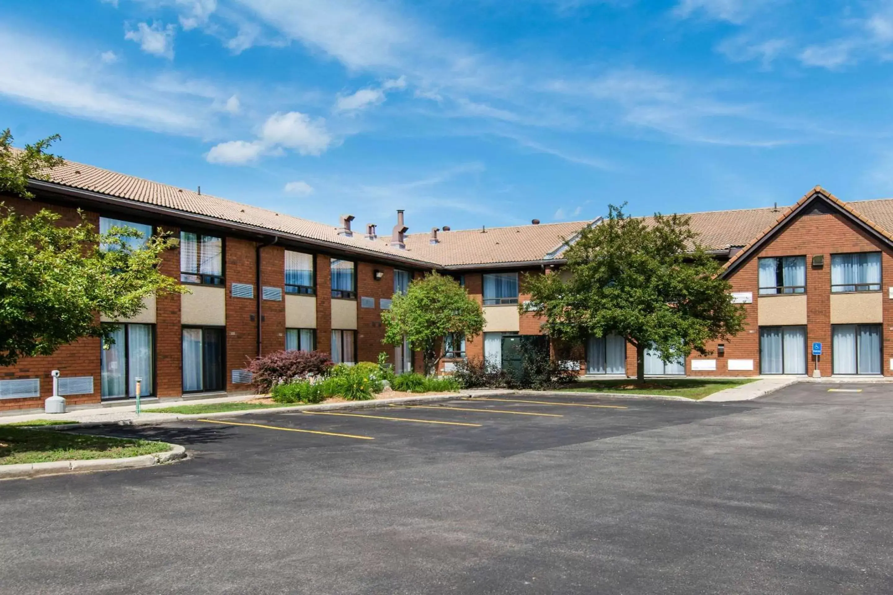 Property Building in Comfort Inn Huntsville