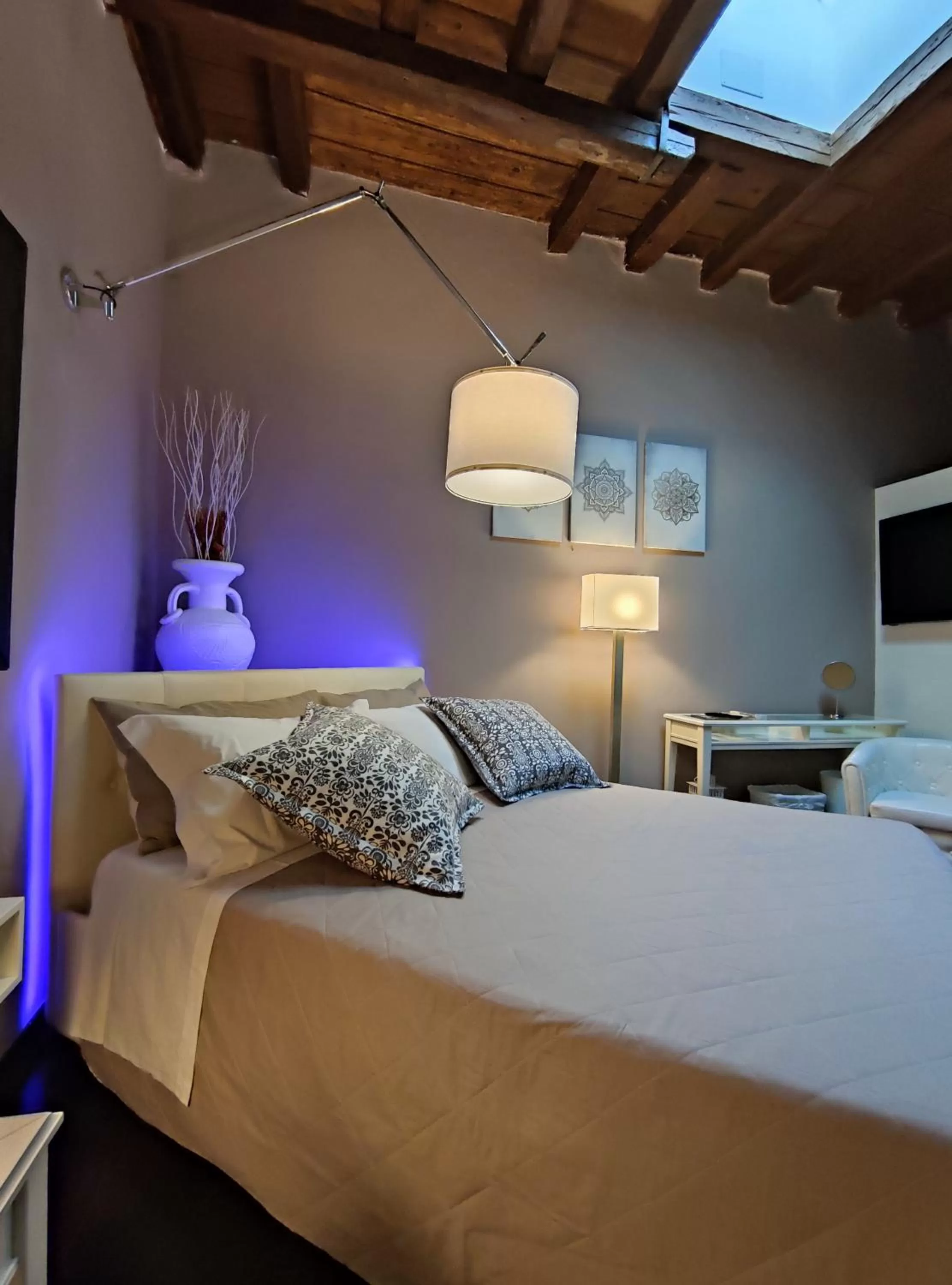 Bed in Dimora Arco Basso - Old Town