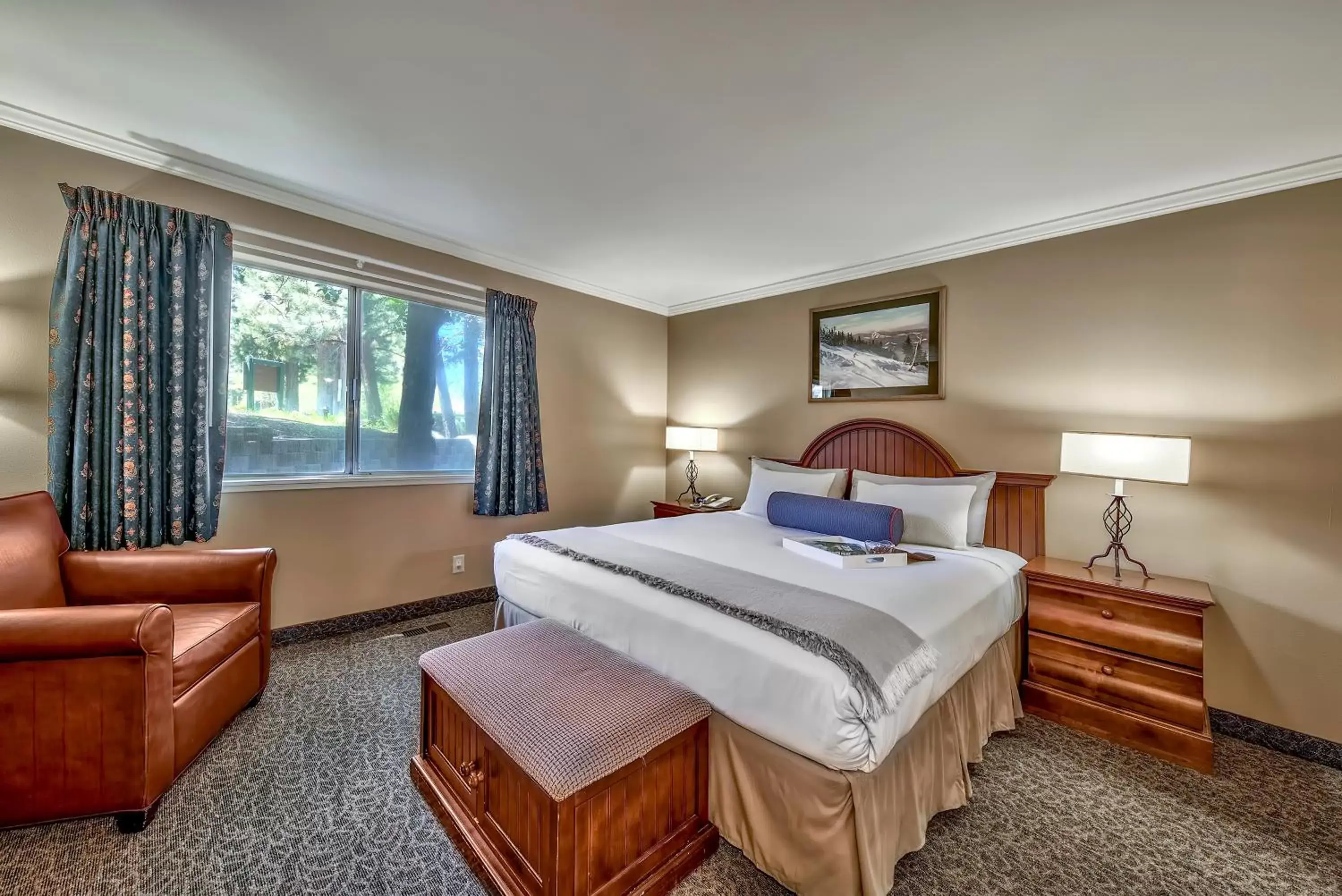 Bedroom, Bed in Forest Suites Resort at the Heavenly Village