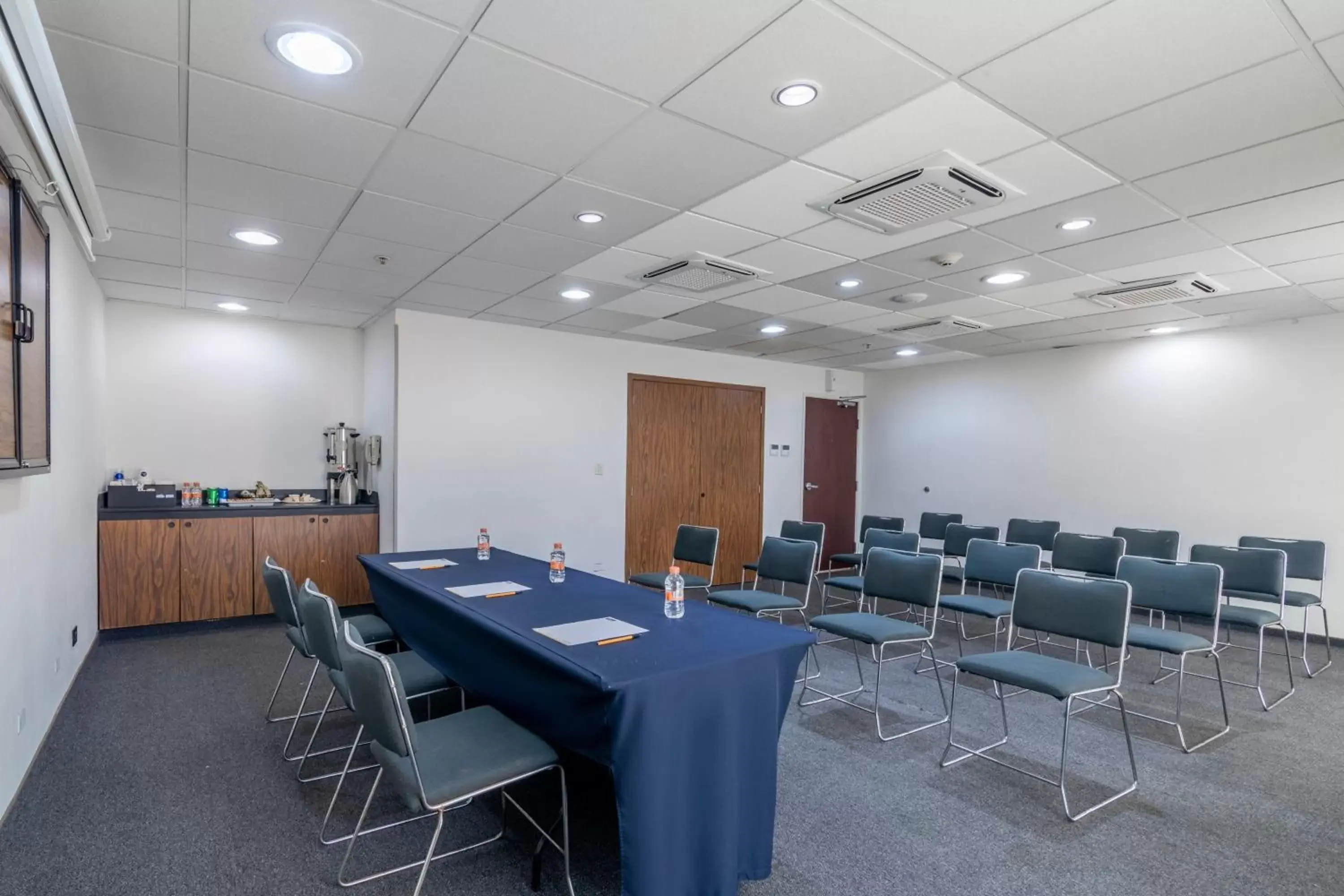 Meeting/conference room in City Express by Marriott Chetumal
