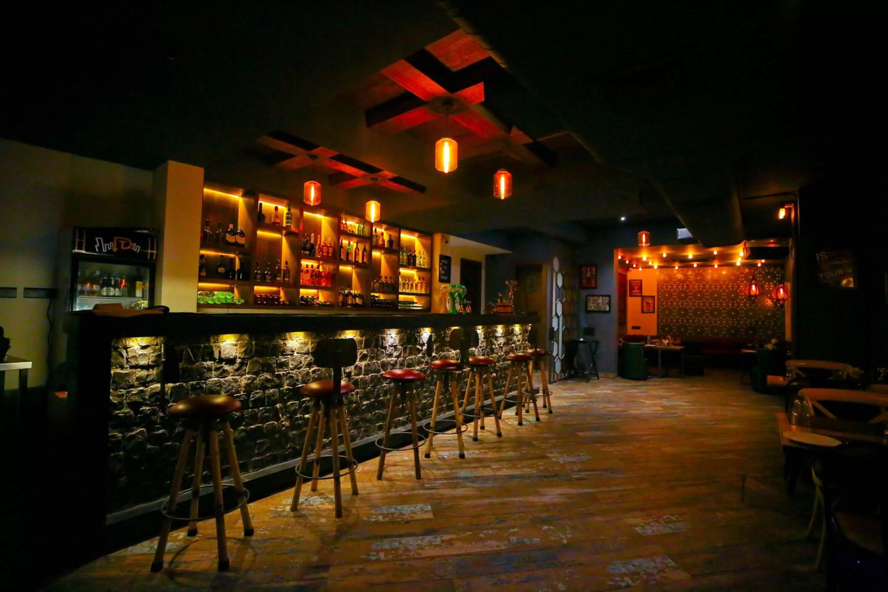 Restaurant/places to eat in Hotel Moti Palace