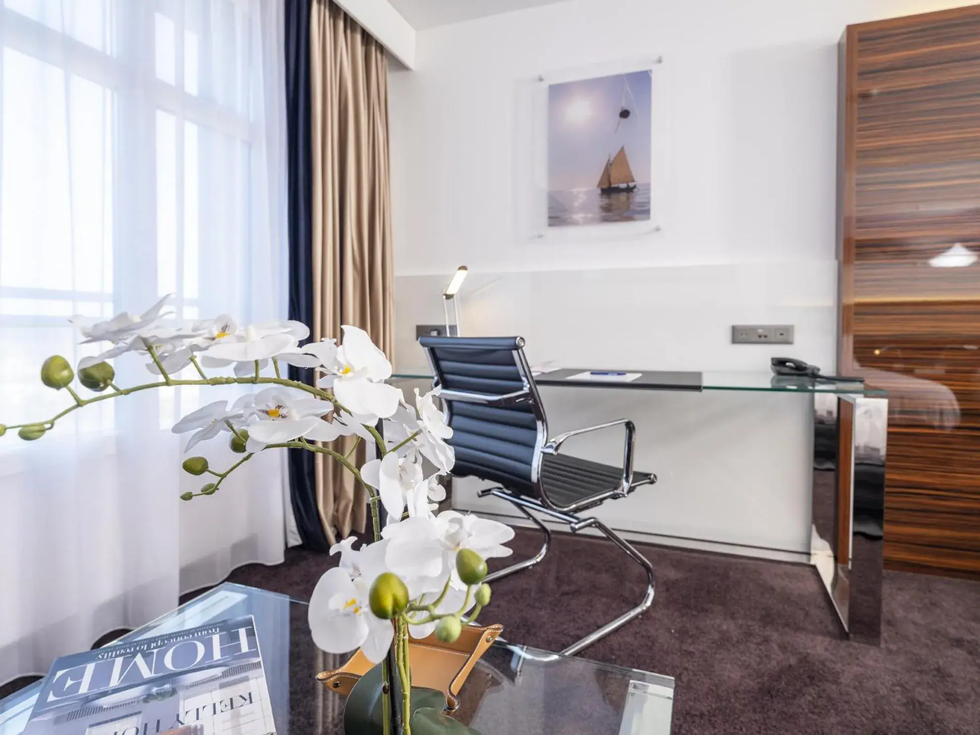 Budget Twin Room in Westotel Le Pouliguen Budget Twin Room in Westotel Le Pouliguen