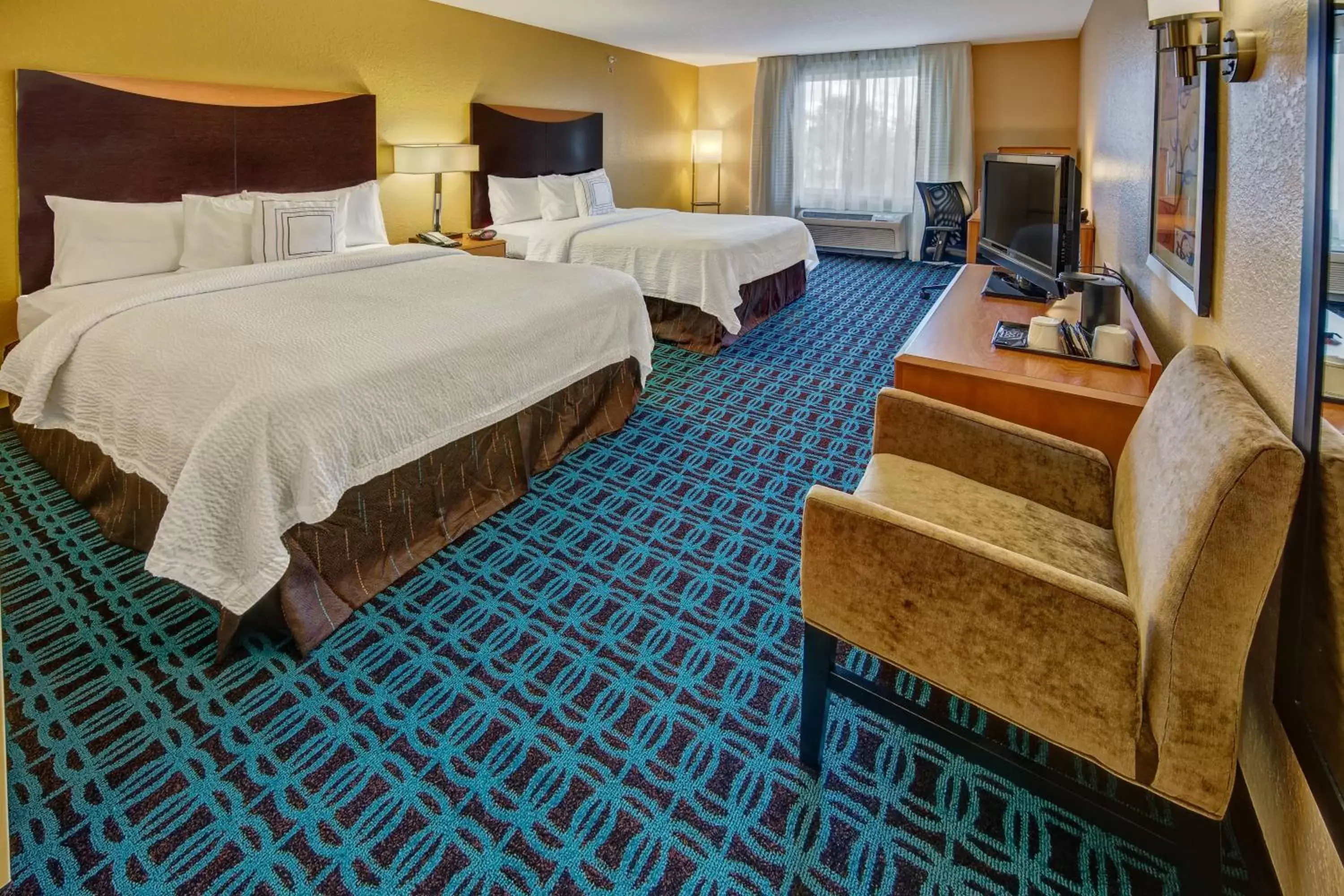 Photo of the whole room, Bed in Fairfield Inn and Suites by Marriott Naples