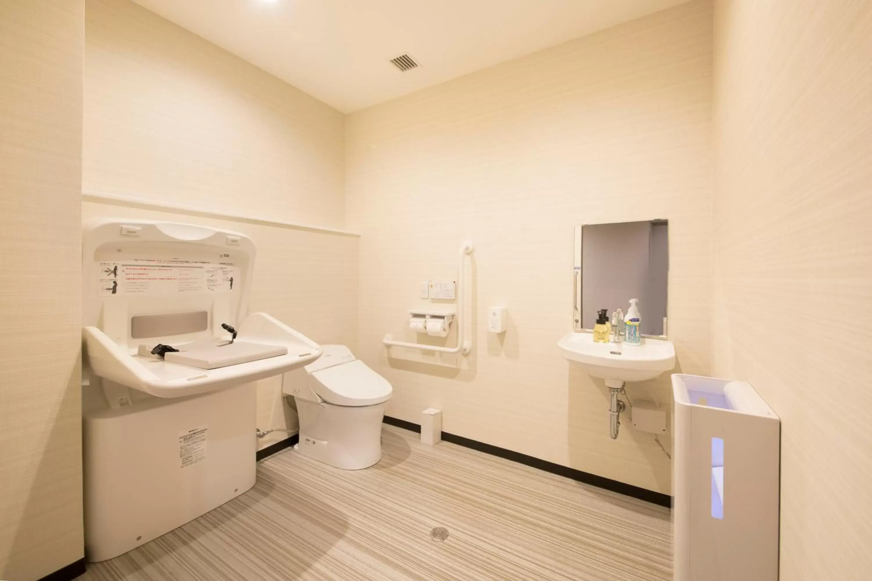 Bathroom in Richmond Hotel Higashi Osaka