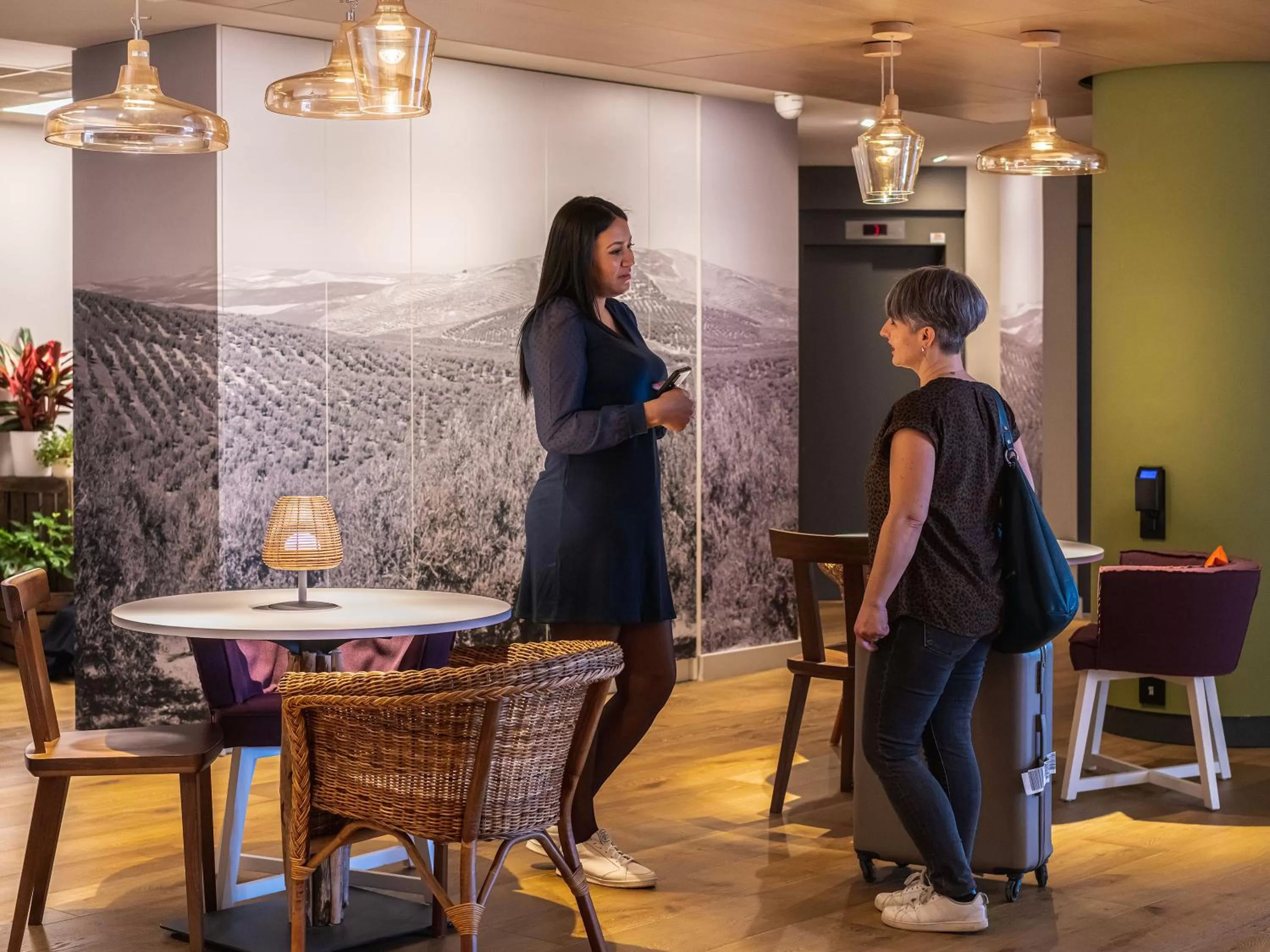 People in Mercure Valence