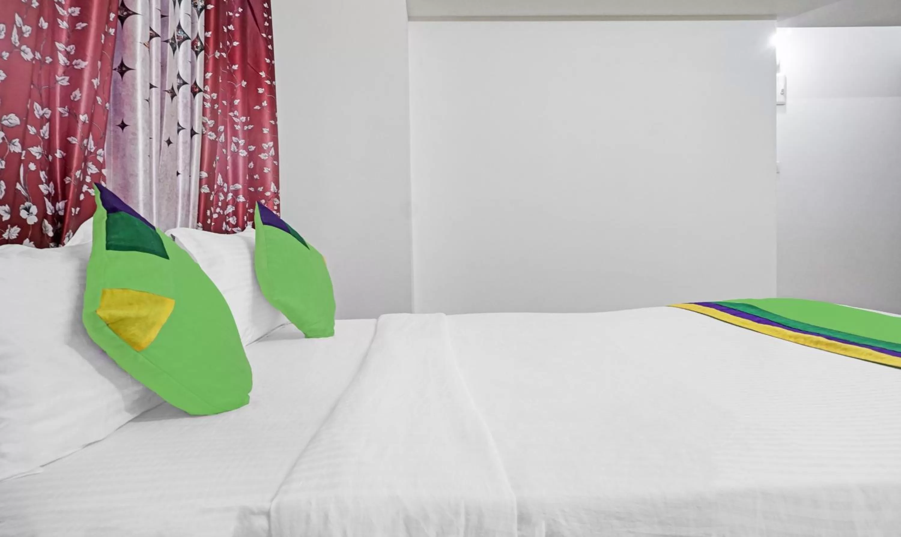 Bedroom, Bed in Treebo Atithi Corporate Stay Baner IT Hub