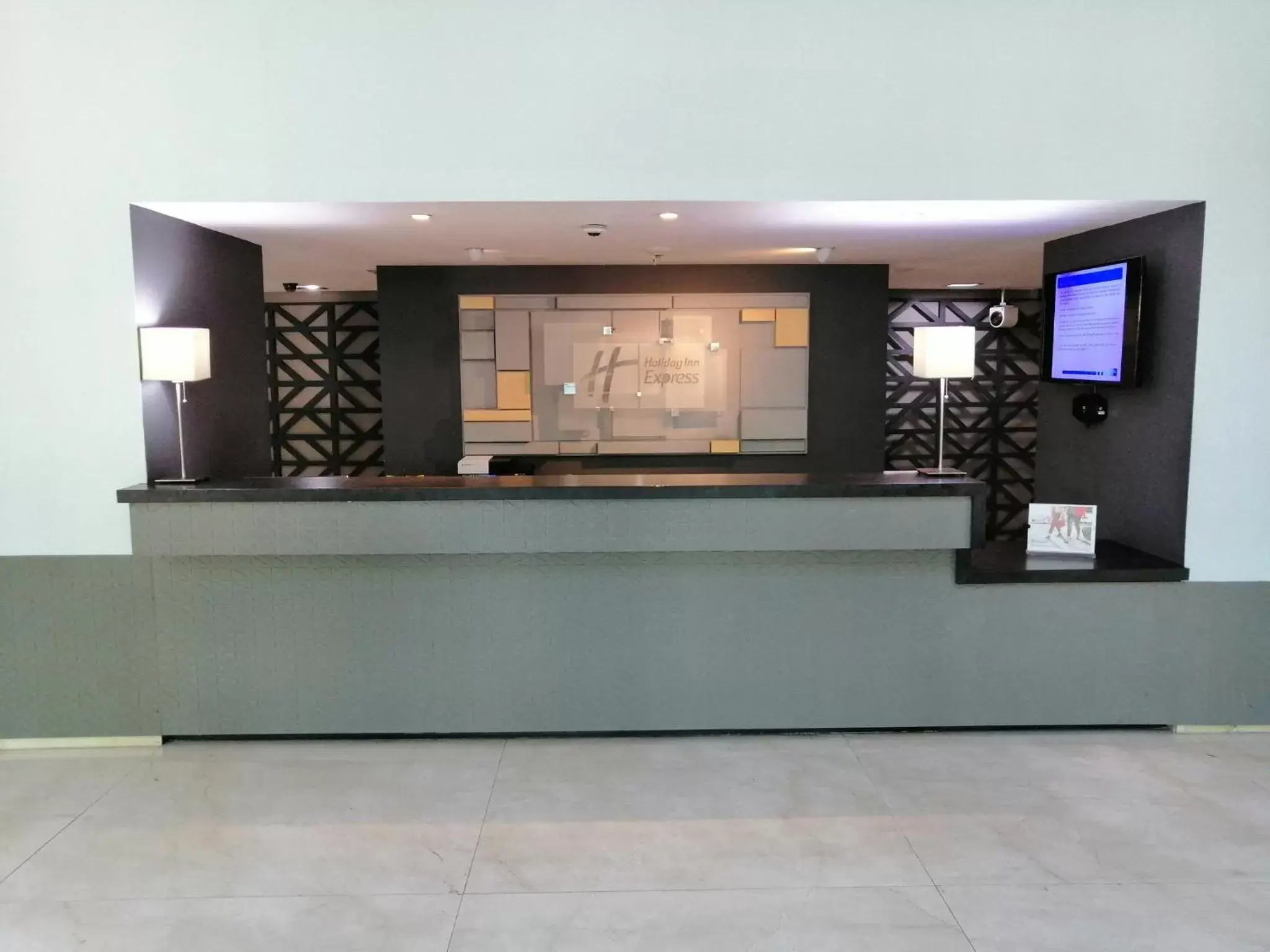 Property building, Lobby/Reception in Holiday Inn Express Mexico Reforma, an IHG Hotel