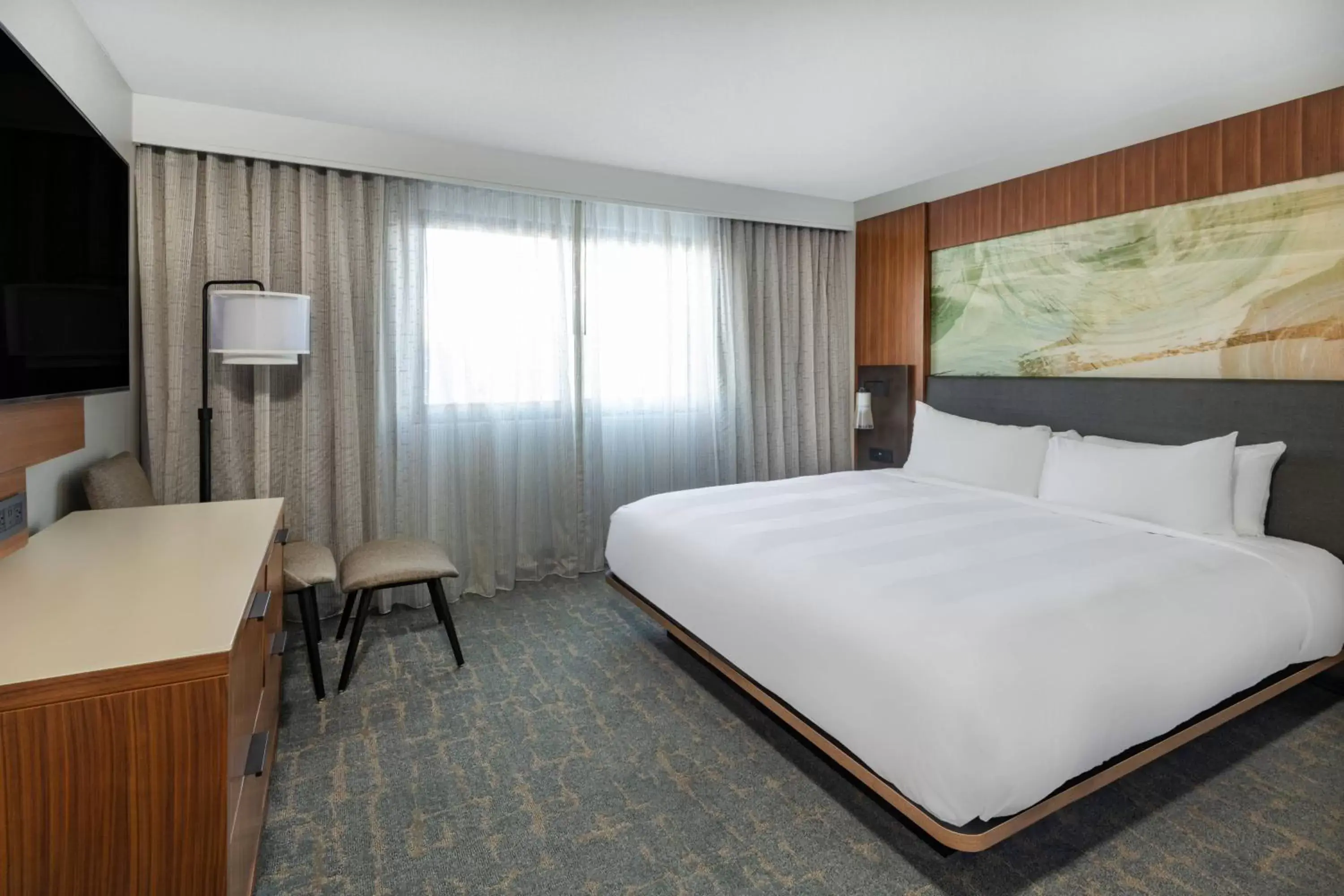 Bedroom, Bed in Madison Marriott West