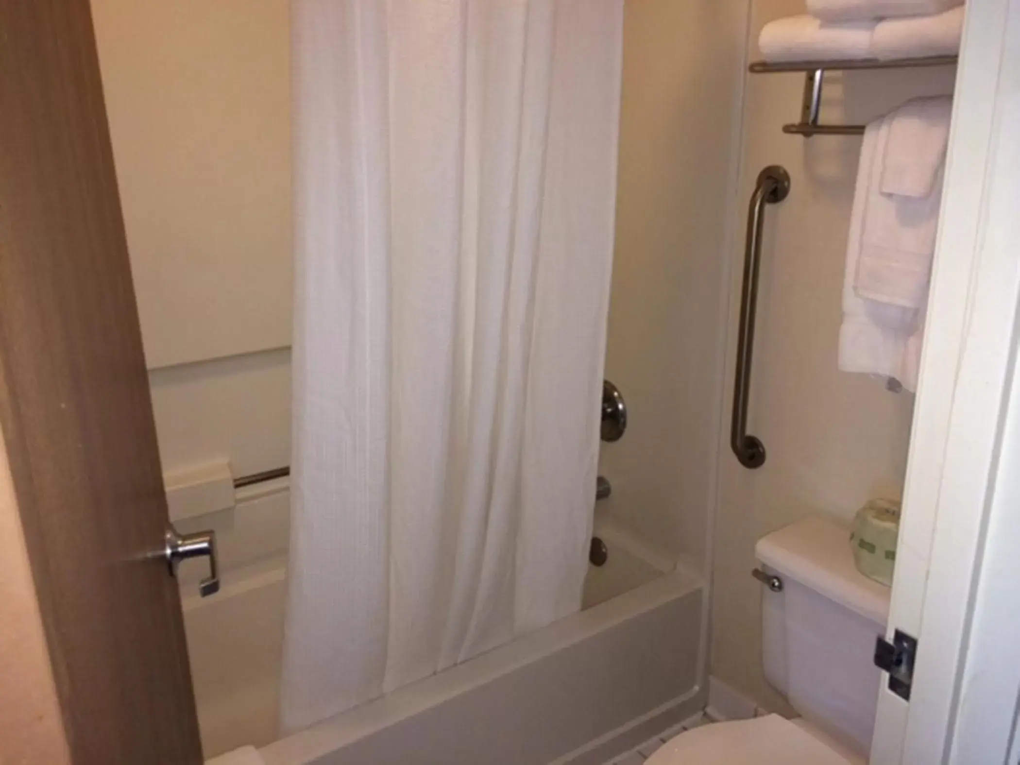 Standard King Room - Non-Smoking in Quality Inn Brandon Standard King Room - Non-Smoking in Quality Inn Brandon