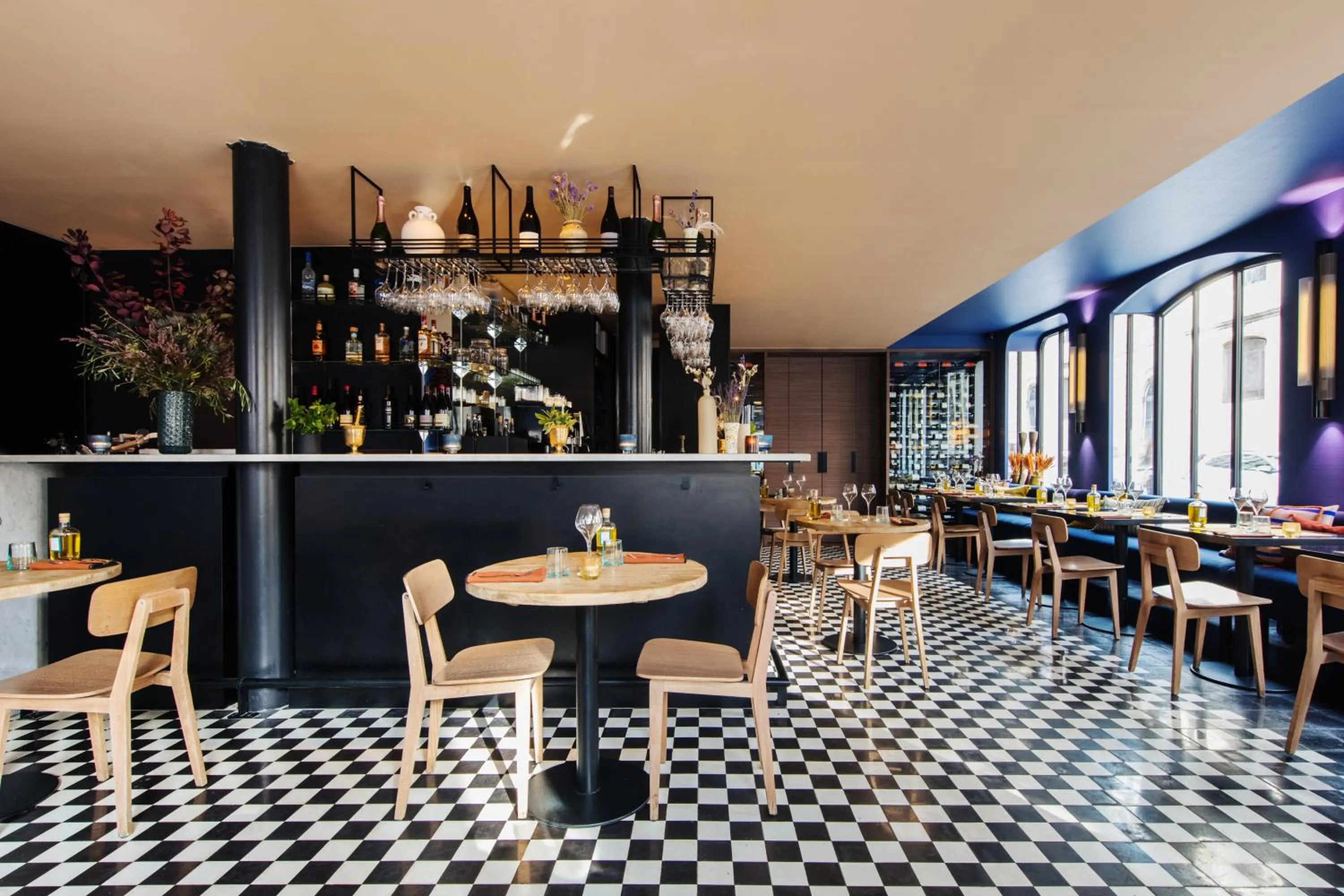 Restaurant/places to eat in Hotel de Nell