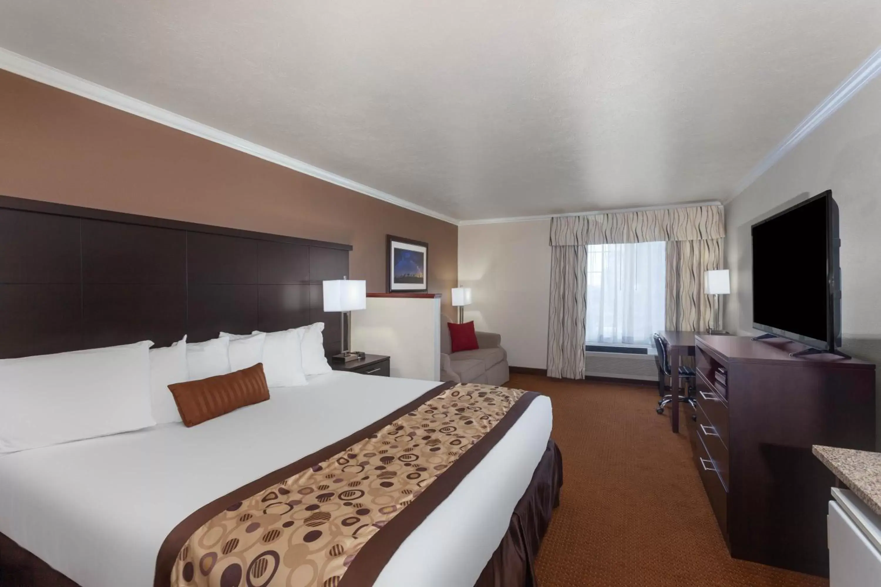 Bedroom, Bed in Ramada by Wyndham Moses Lake