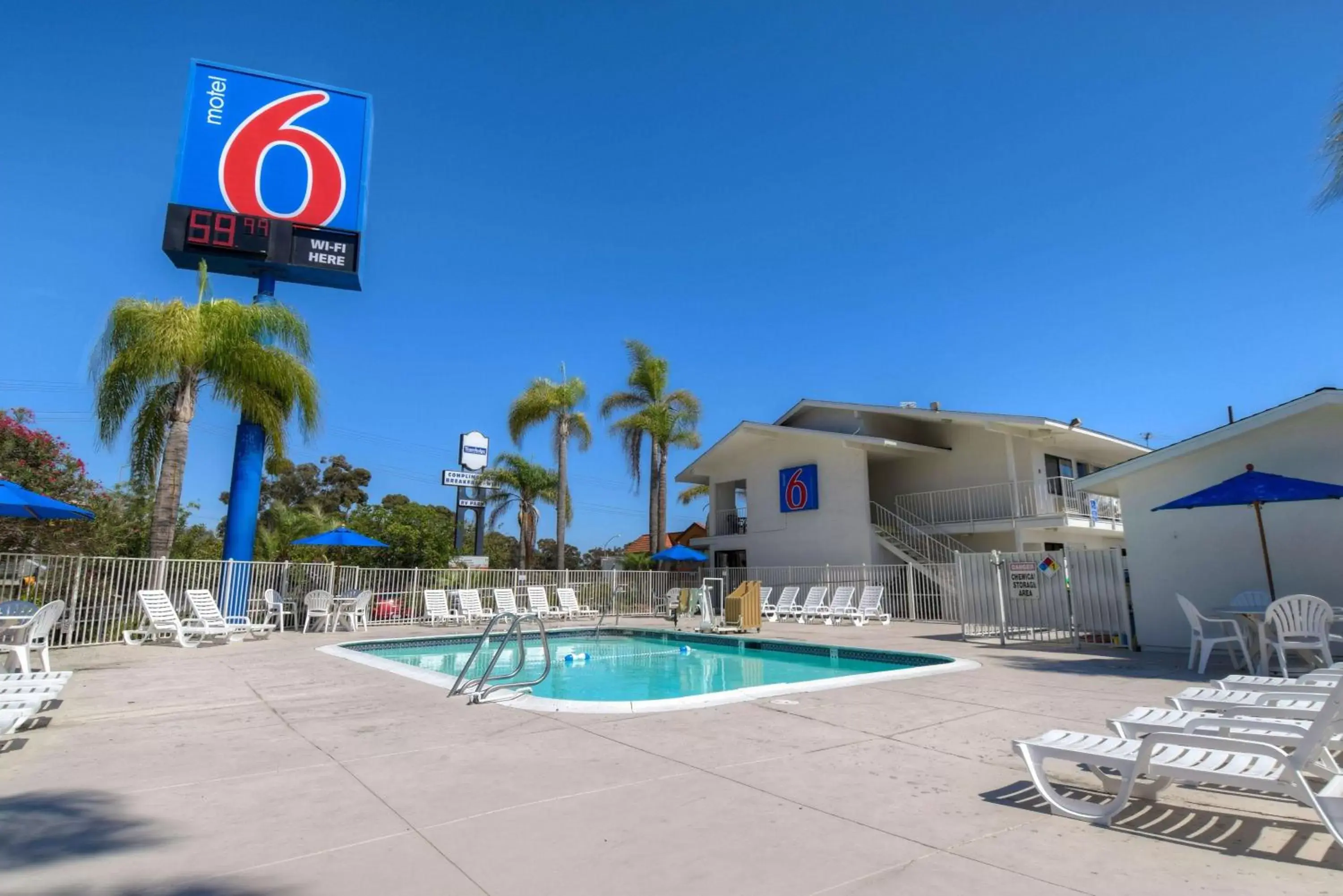 Day, Swimming Pool in Motel 6-San Ysidro, CA - San Diego - Border