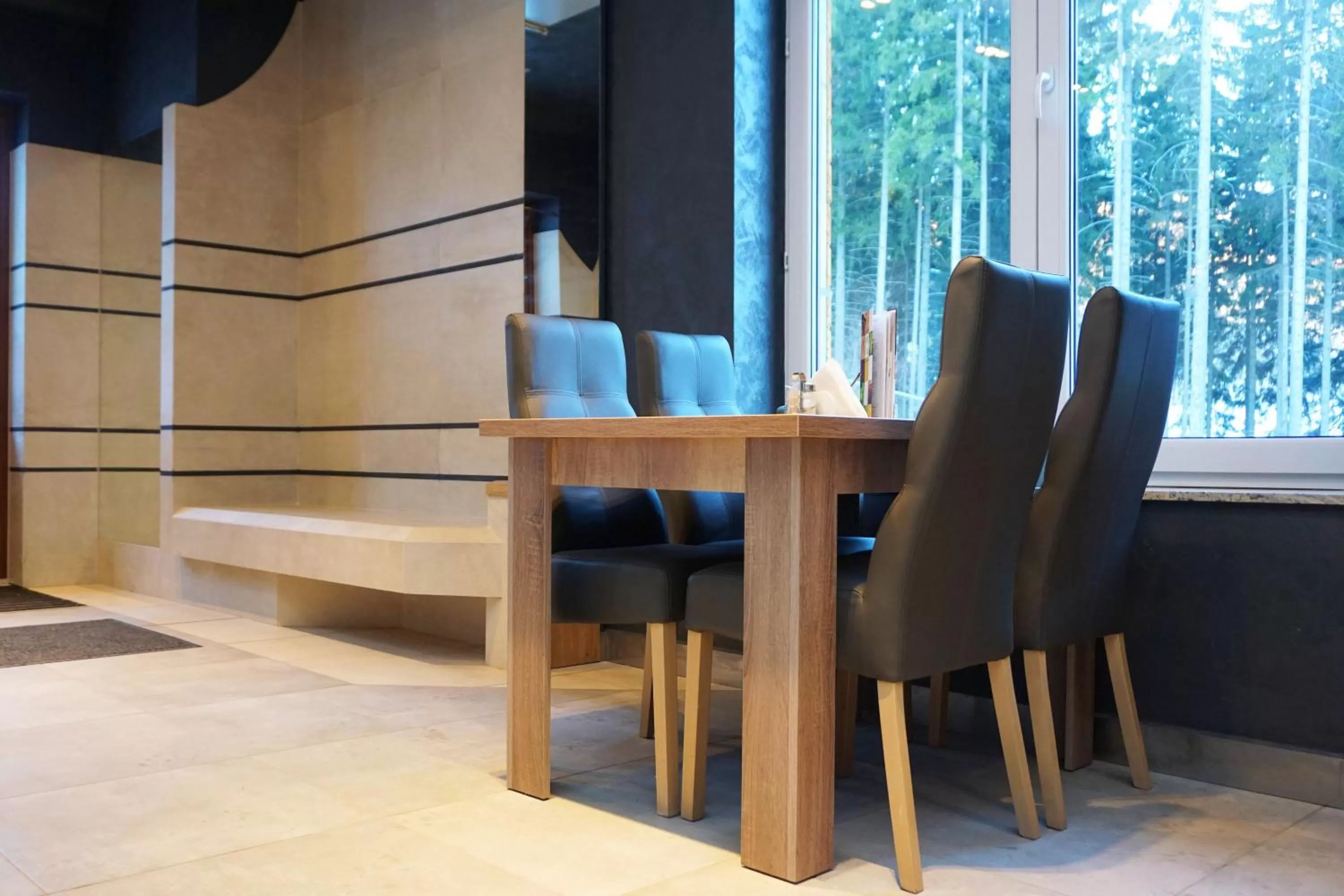 Restaurant/places to eat in Villa Winterpol