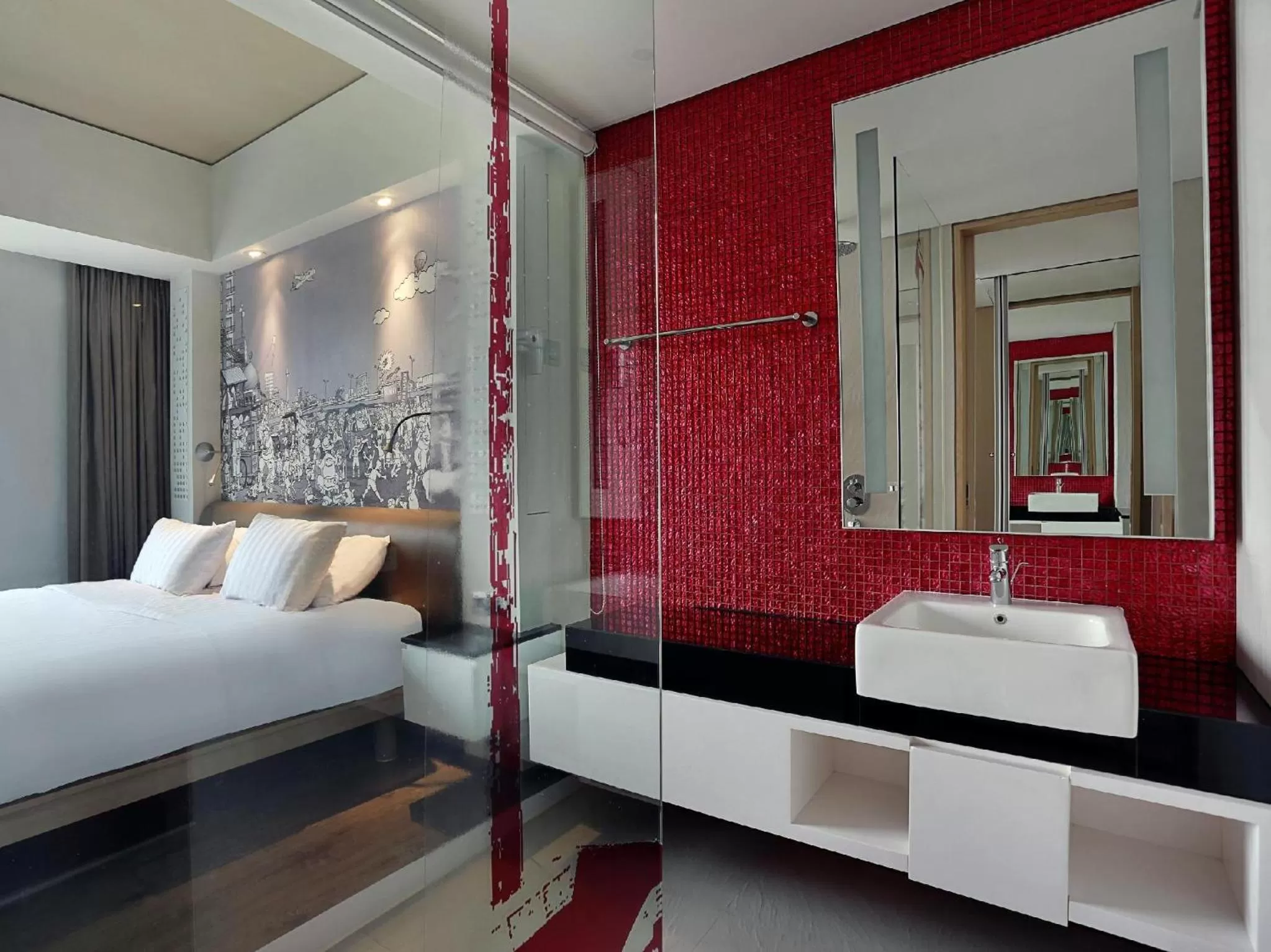 Bathroom, Bed in Mercure Jakarta Simatupang