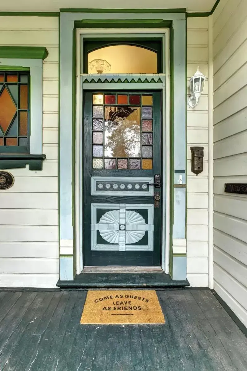 Facade/Entrance in Golden Dreams Inn