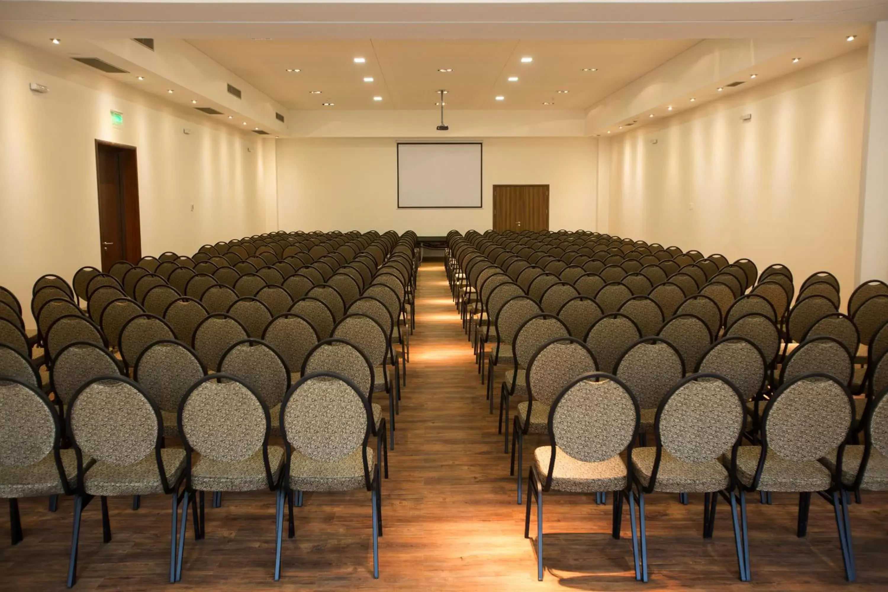 Business facilities in Regency Way Montevideo Hotel